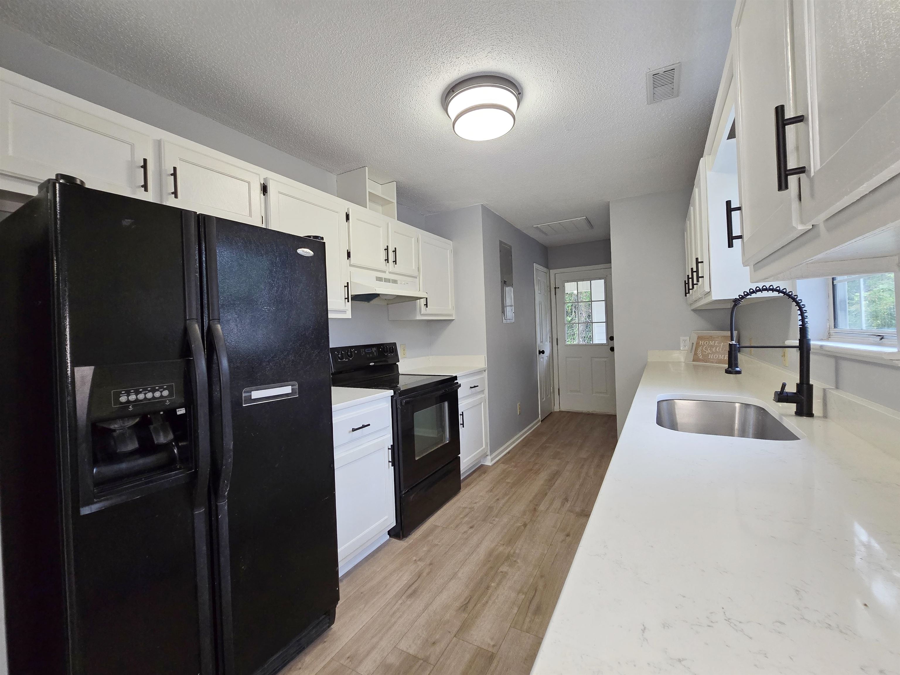 1208 Elm St. Property Photo 19