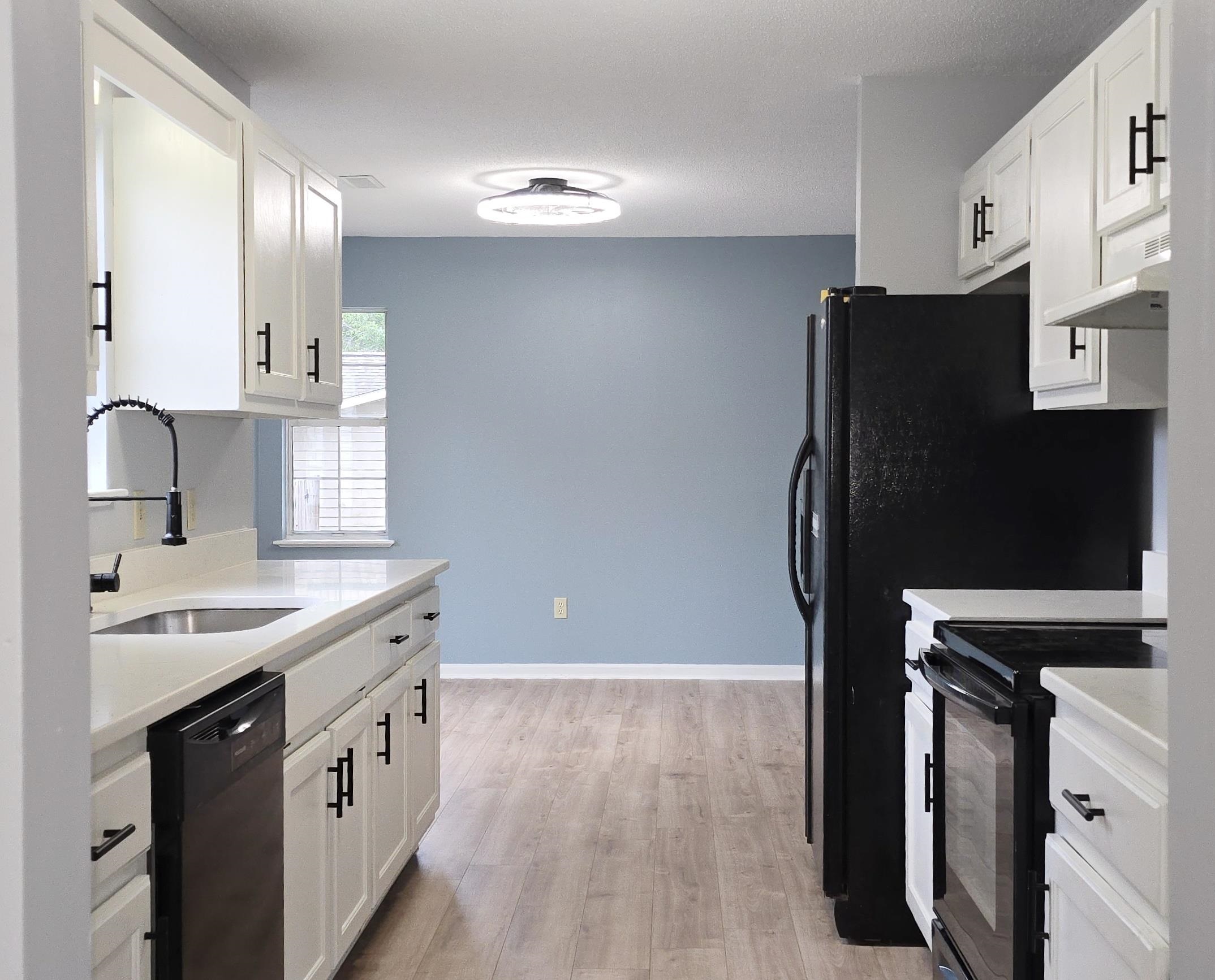 1208 Elm St. Property Photo 22