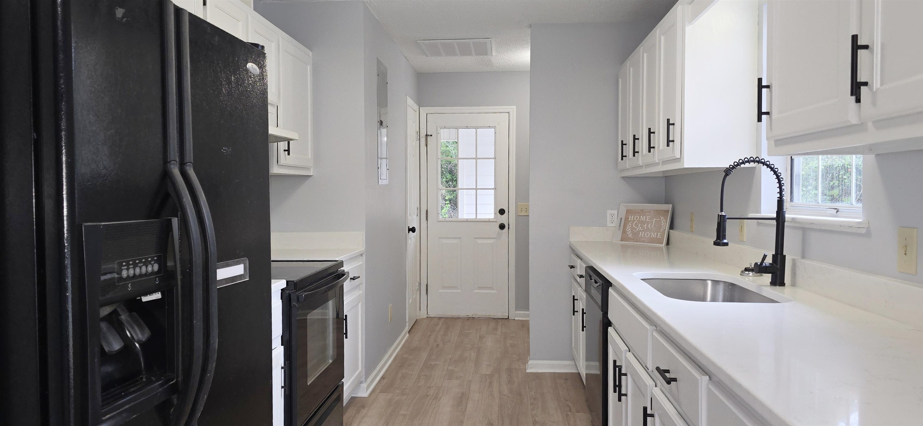 1208 Elm St. Property Photo 24