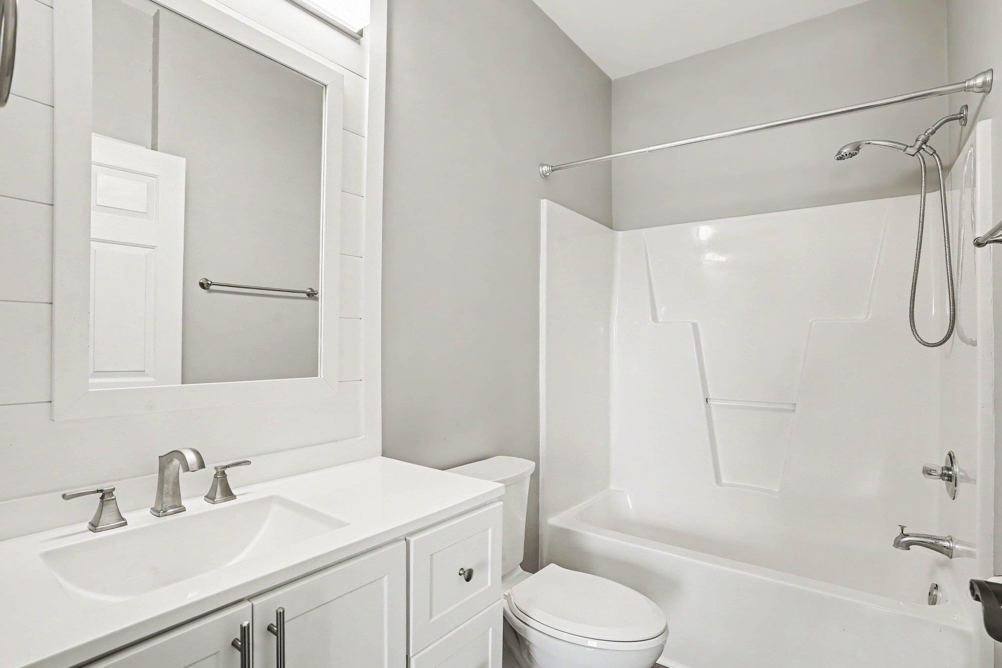 2020 Cross Gate Blvd. Property Photo 10