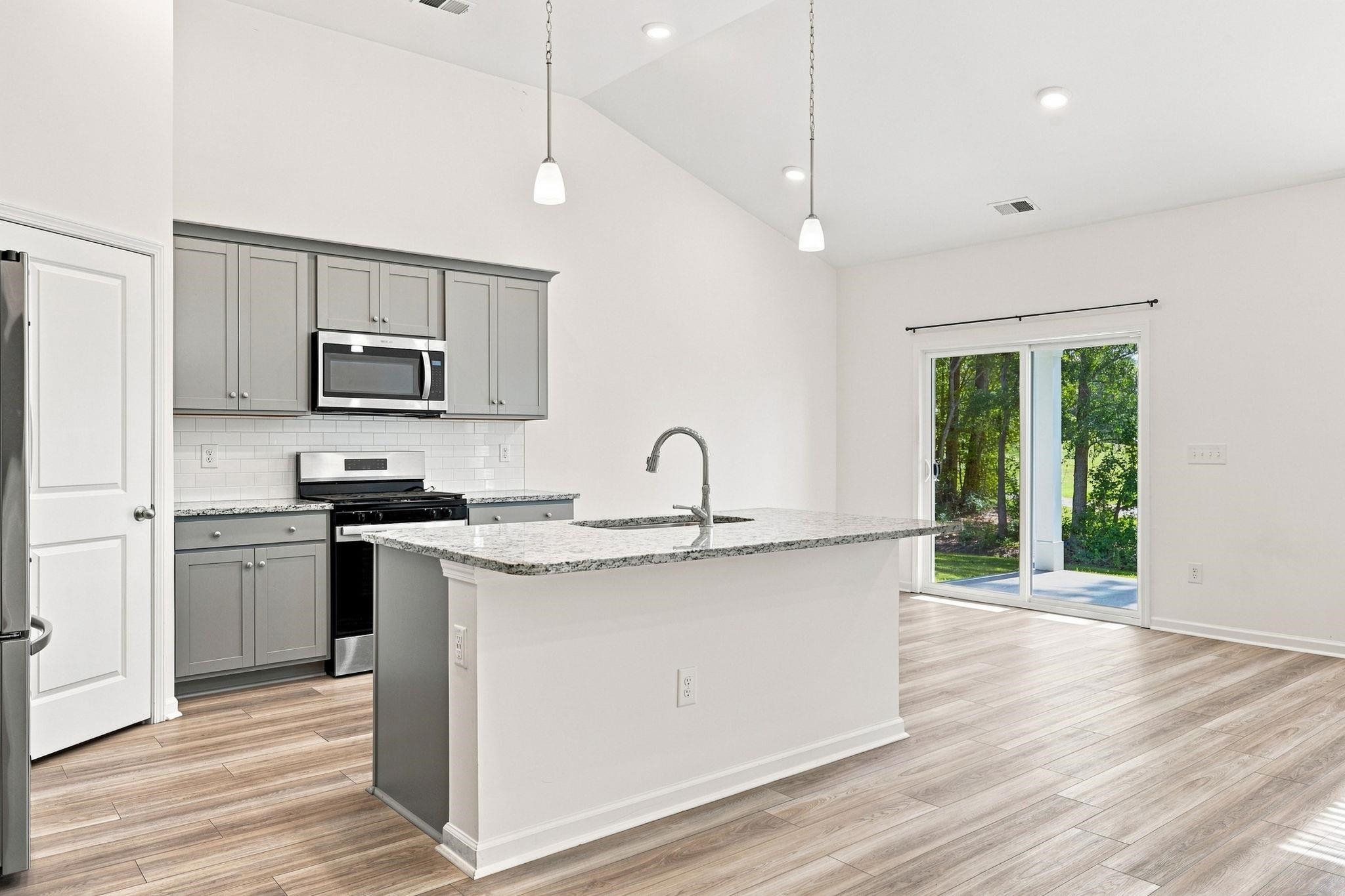 398 Sun Colony Blvd. Property Photo 8