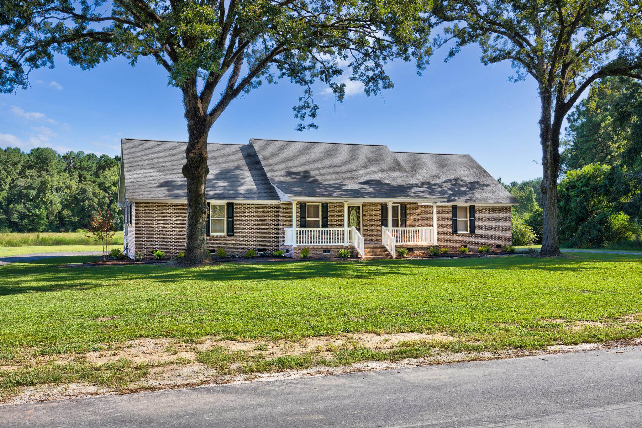 1576 Carl Rd. Property Photo 2
