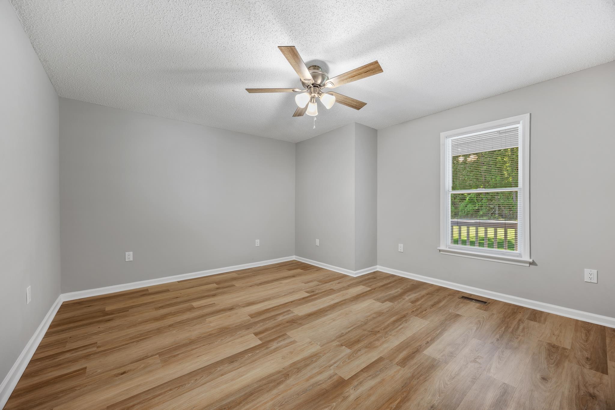 1576 Carl Rd. Property Photo 23