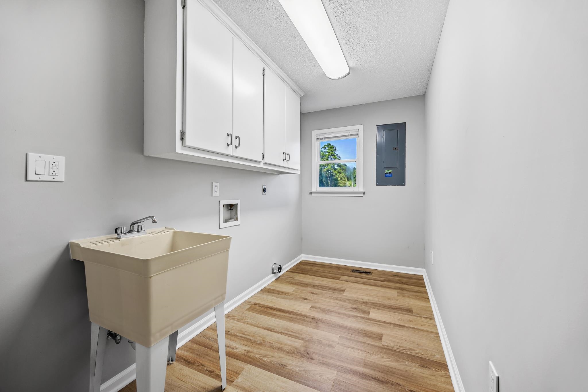 1576 Carl Rd. Property Photo 32