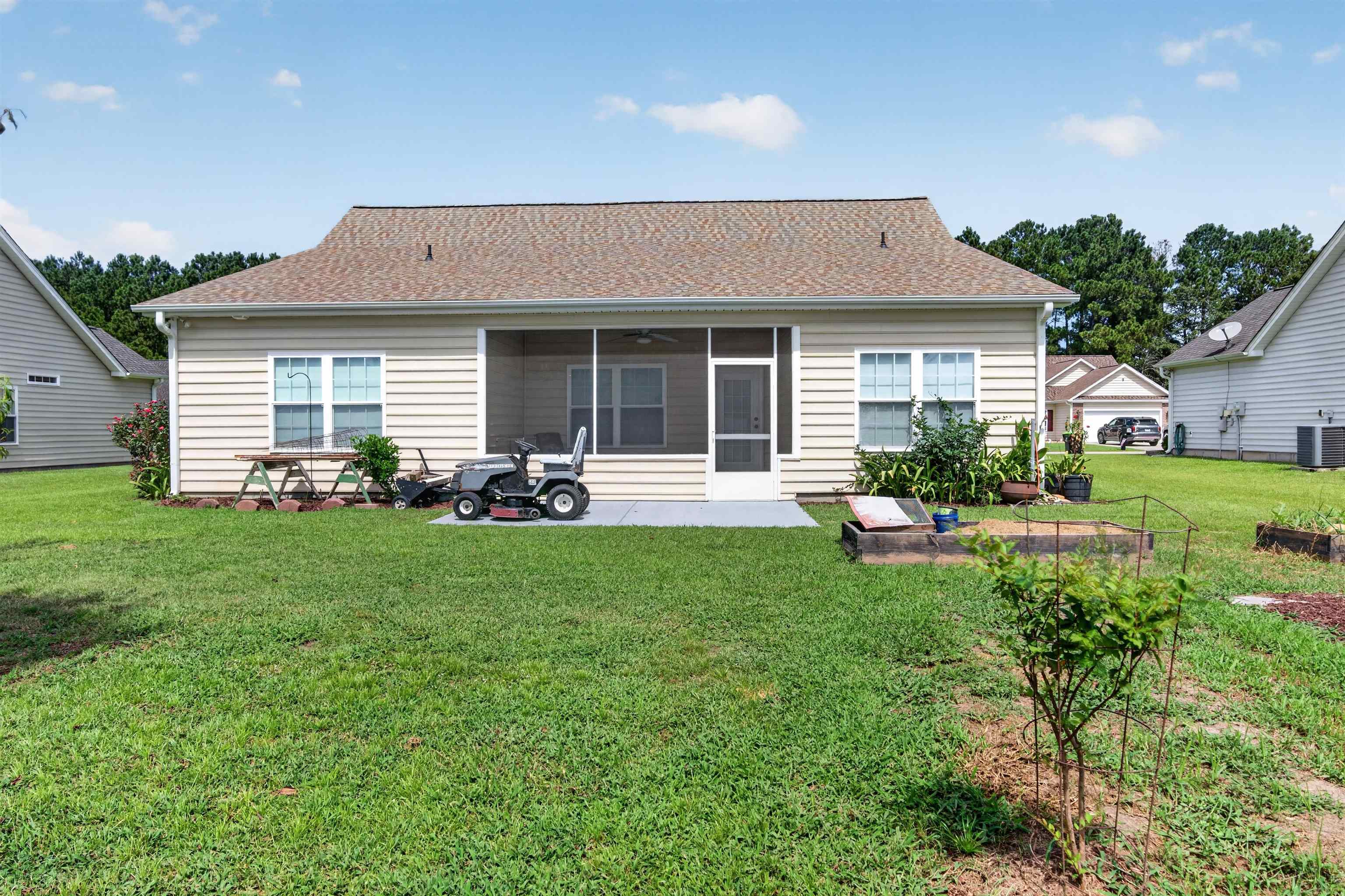 385 Lenox Dr. Property Photo 6