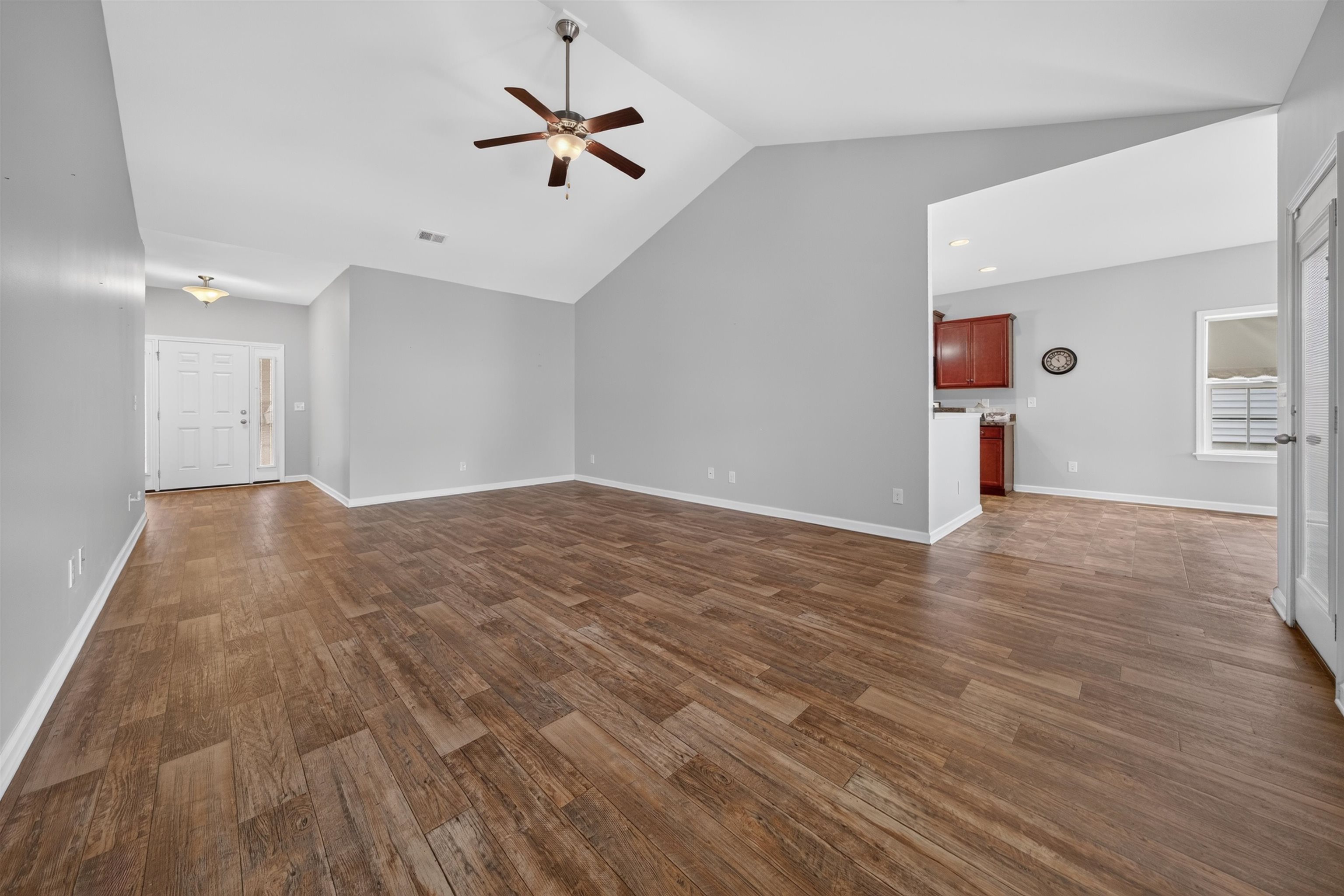 385 Lenox Dr. Property Photo 11