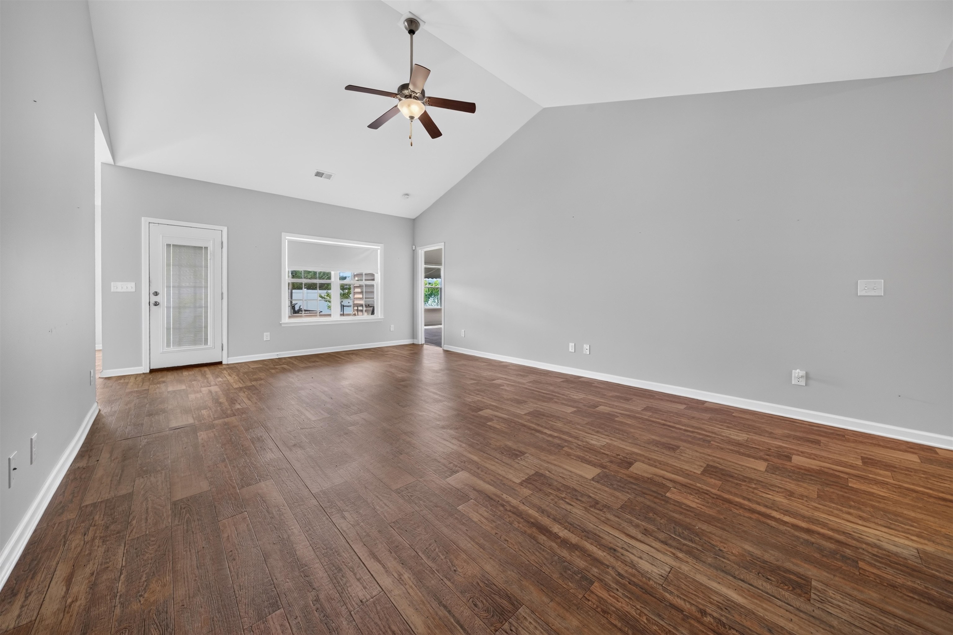 385 Lenox Dr. Property Photo 14