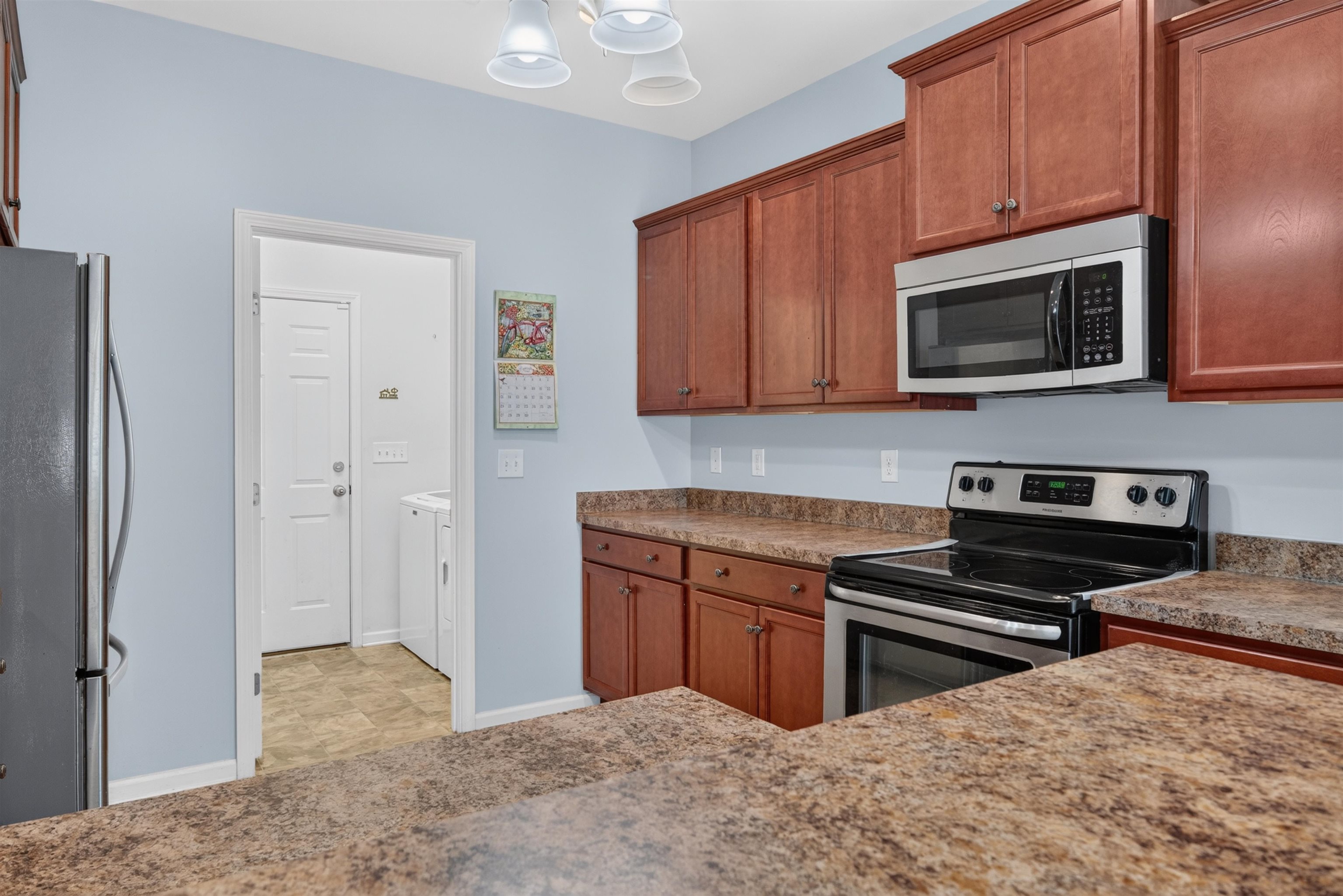 385 Lenox Dr. Property Photo 16
