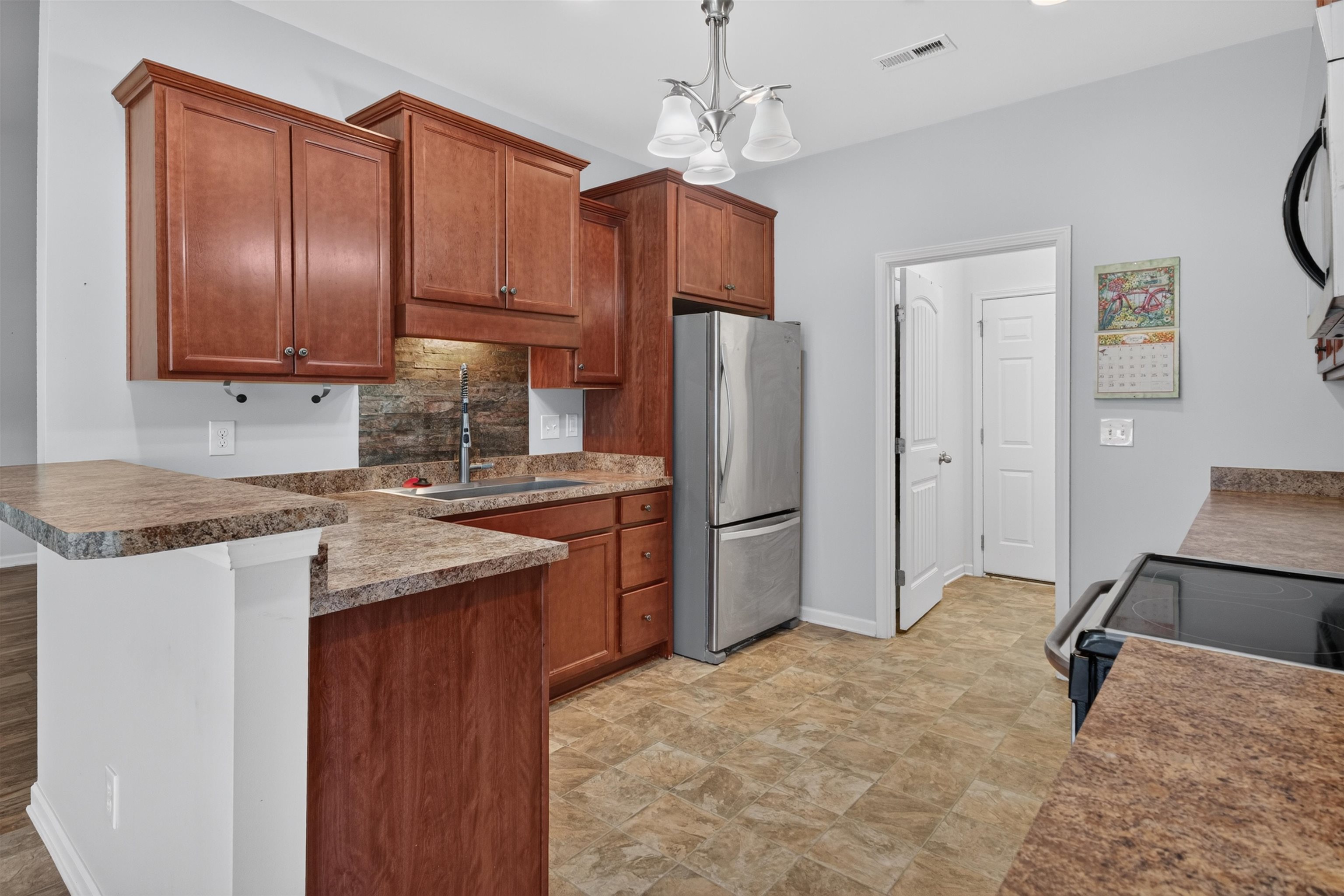 385 Lenox Dr. Property Photo 17