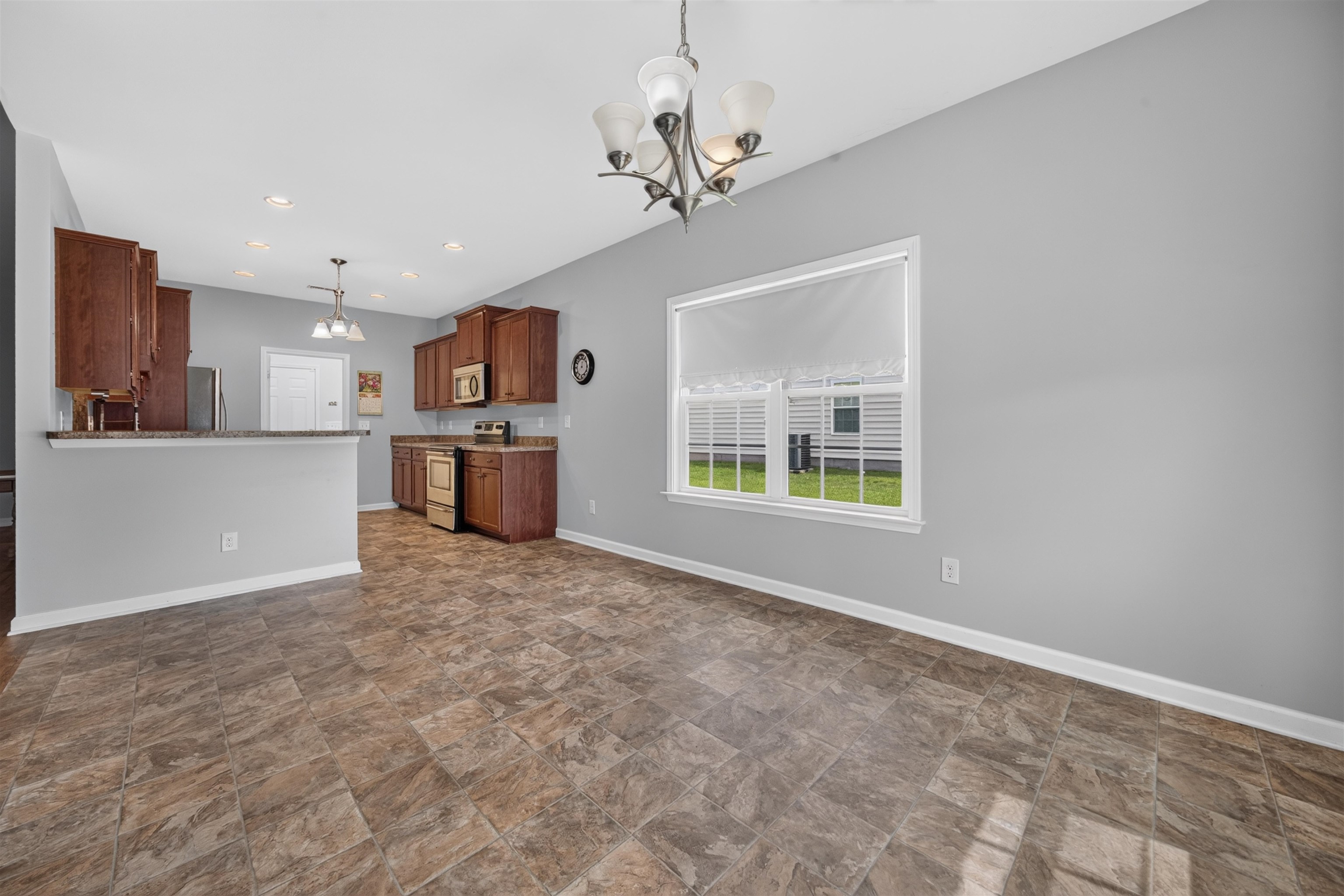 385 Lenox Dr. Property Photo 21