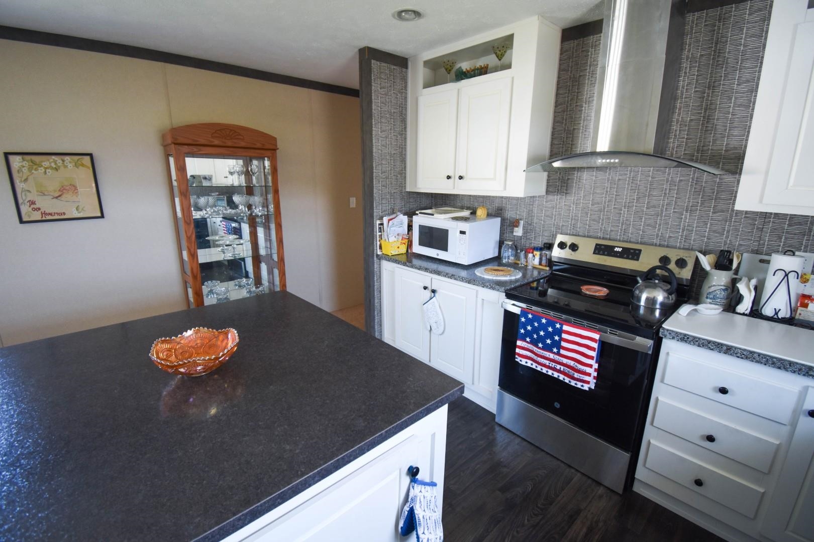 1032 Leebury Ln. Property Photo 14