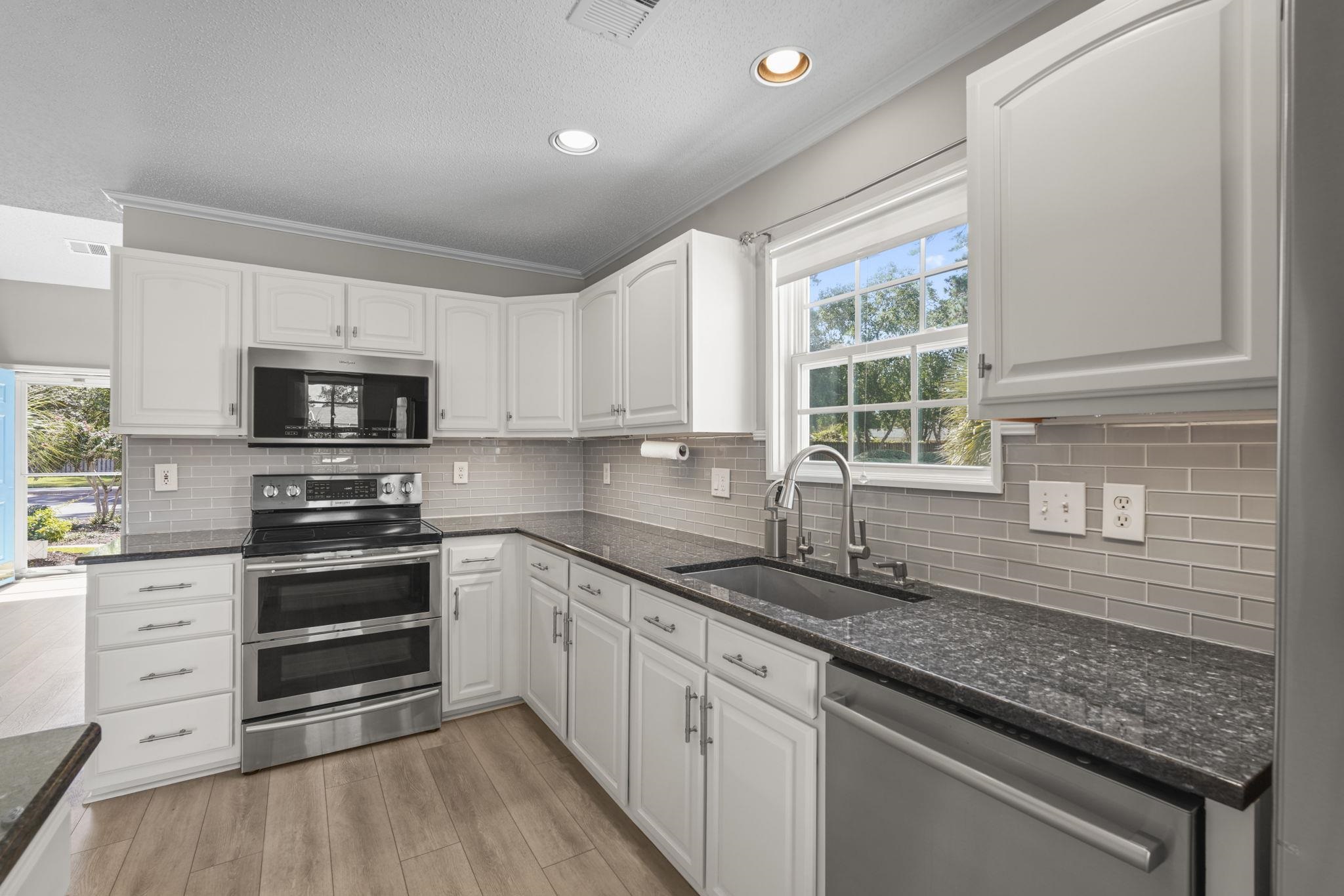 3518 Chestnut Dr. Property Photo 15