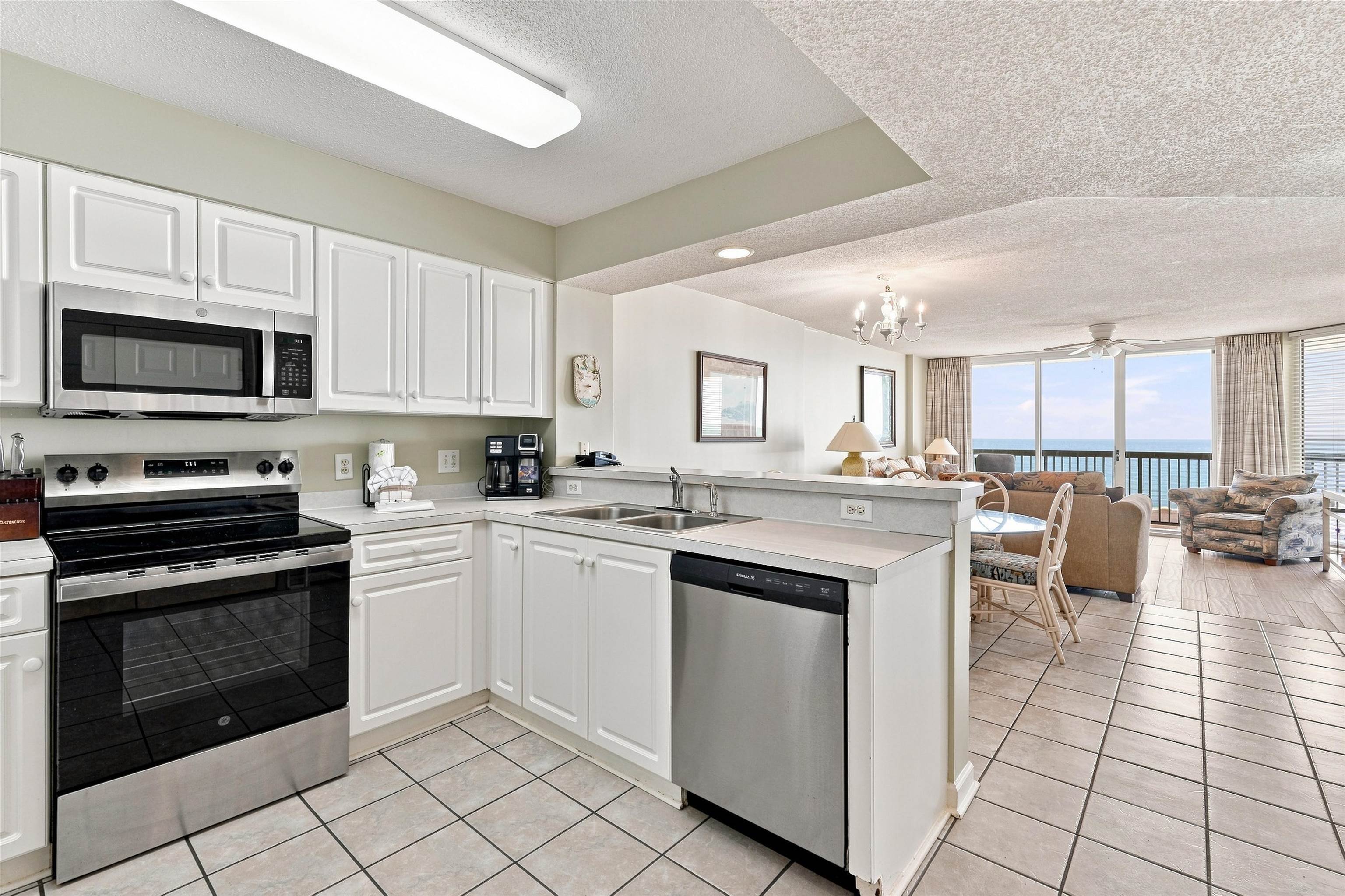 102 N Ocean Blvd. Property Photo 2