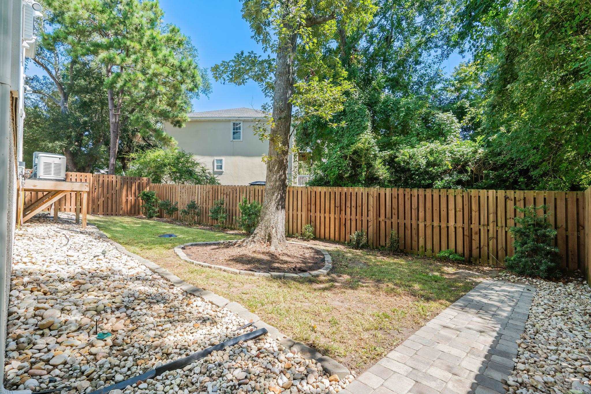 4927 Woodview Ln. Property Photo 43