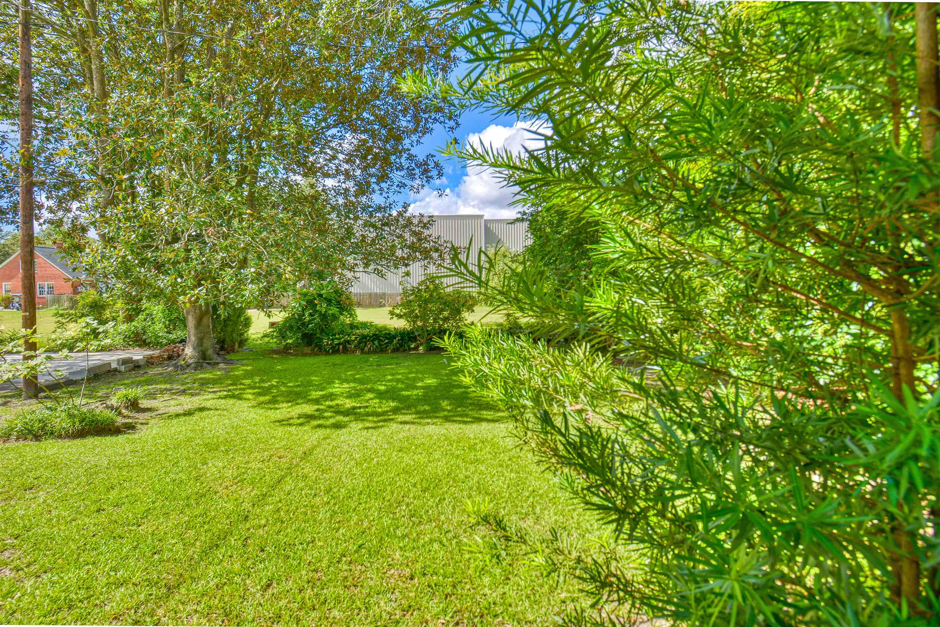 313 Front St. Property Photo 34