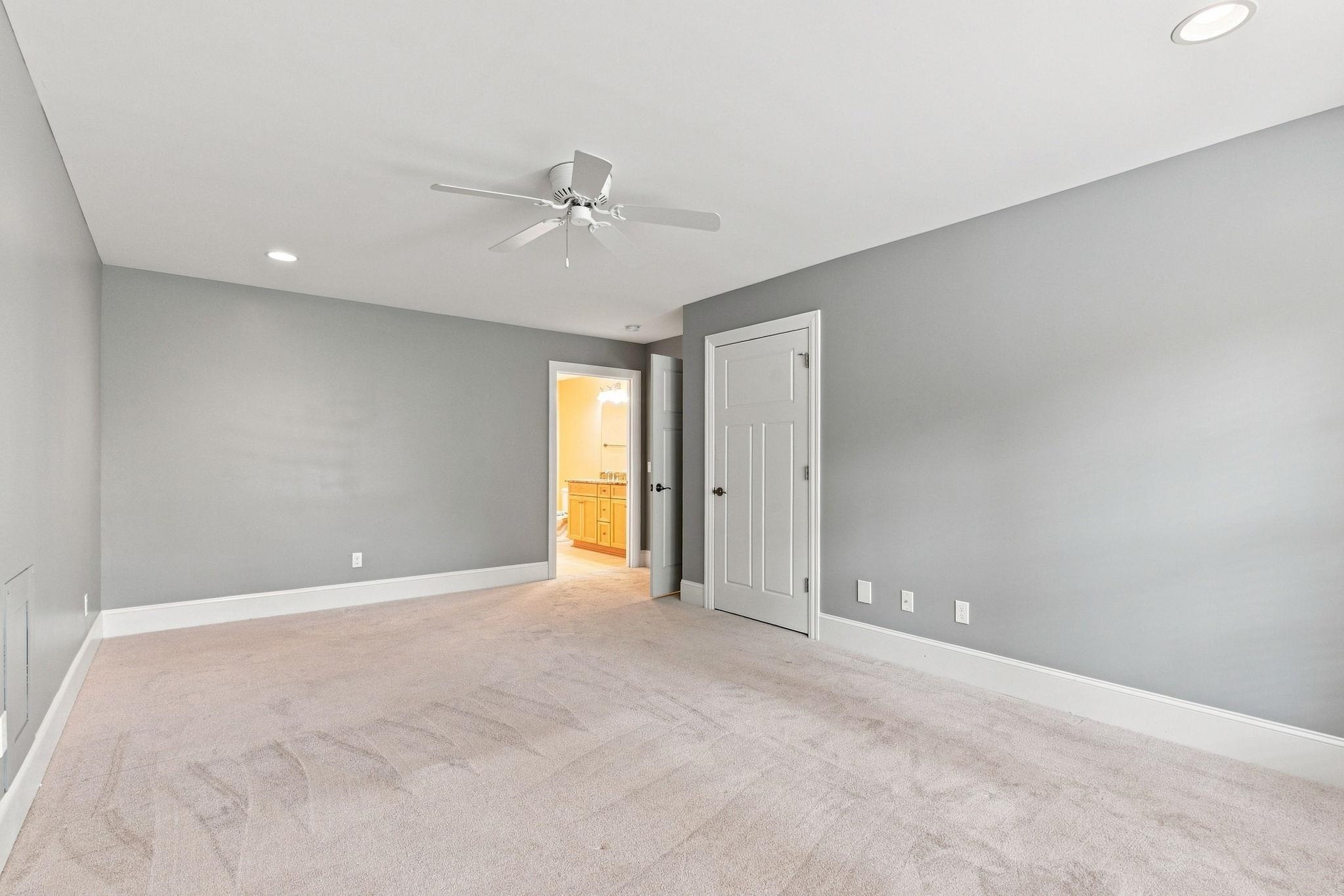 128 Knotty Pine Way Property Photo 17