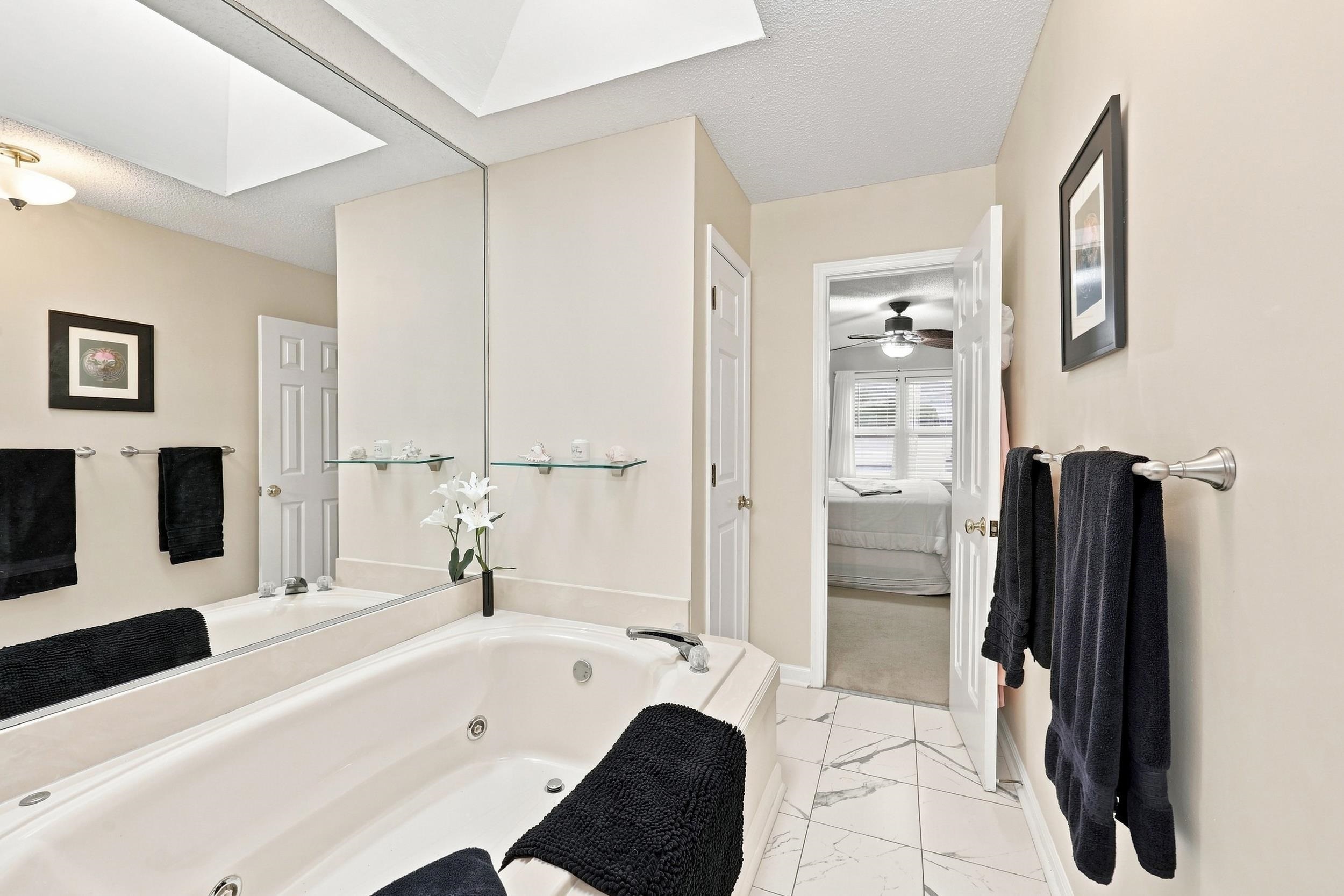 2012 Ladybank Dr. Property Photo 28