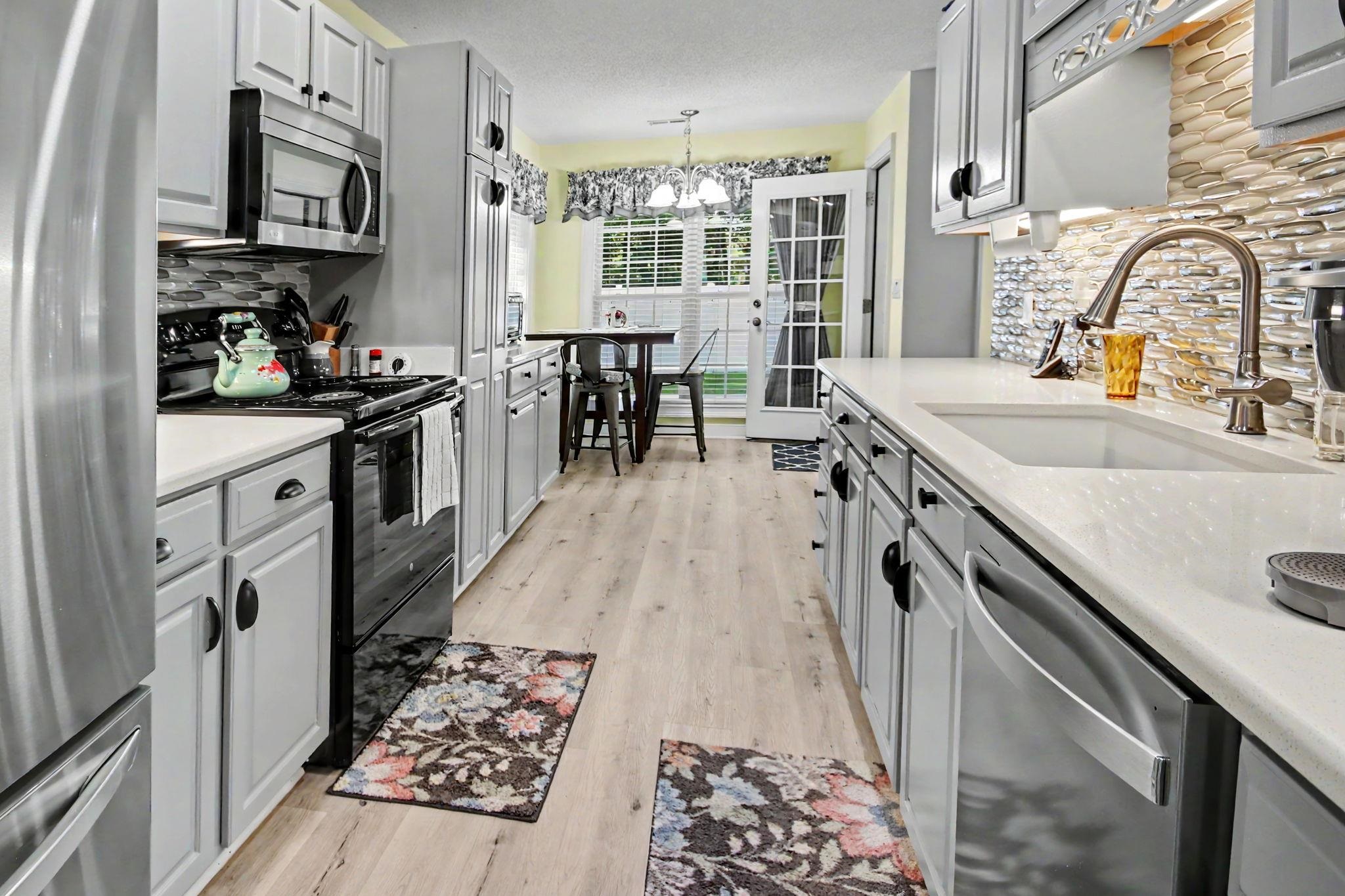 4240 Edgefield Rd. Property Photo 16
