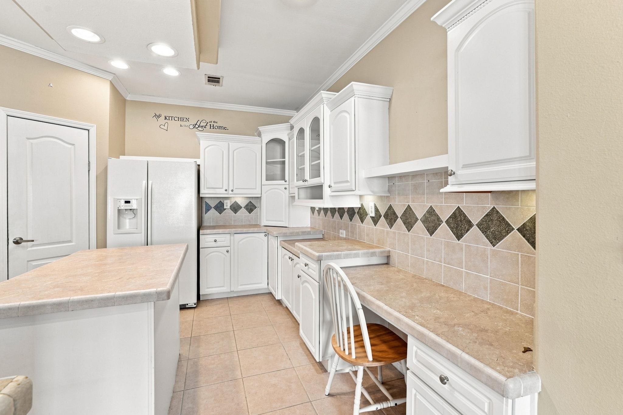 225 Wellspring Dr. Property Photo 9