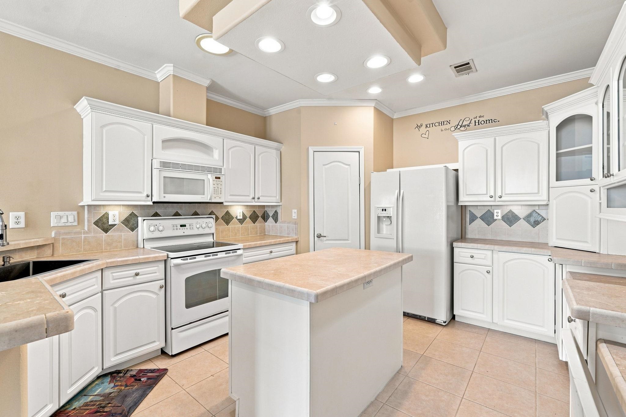 225 Wellspring Dr. Property Photo 10