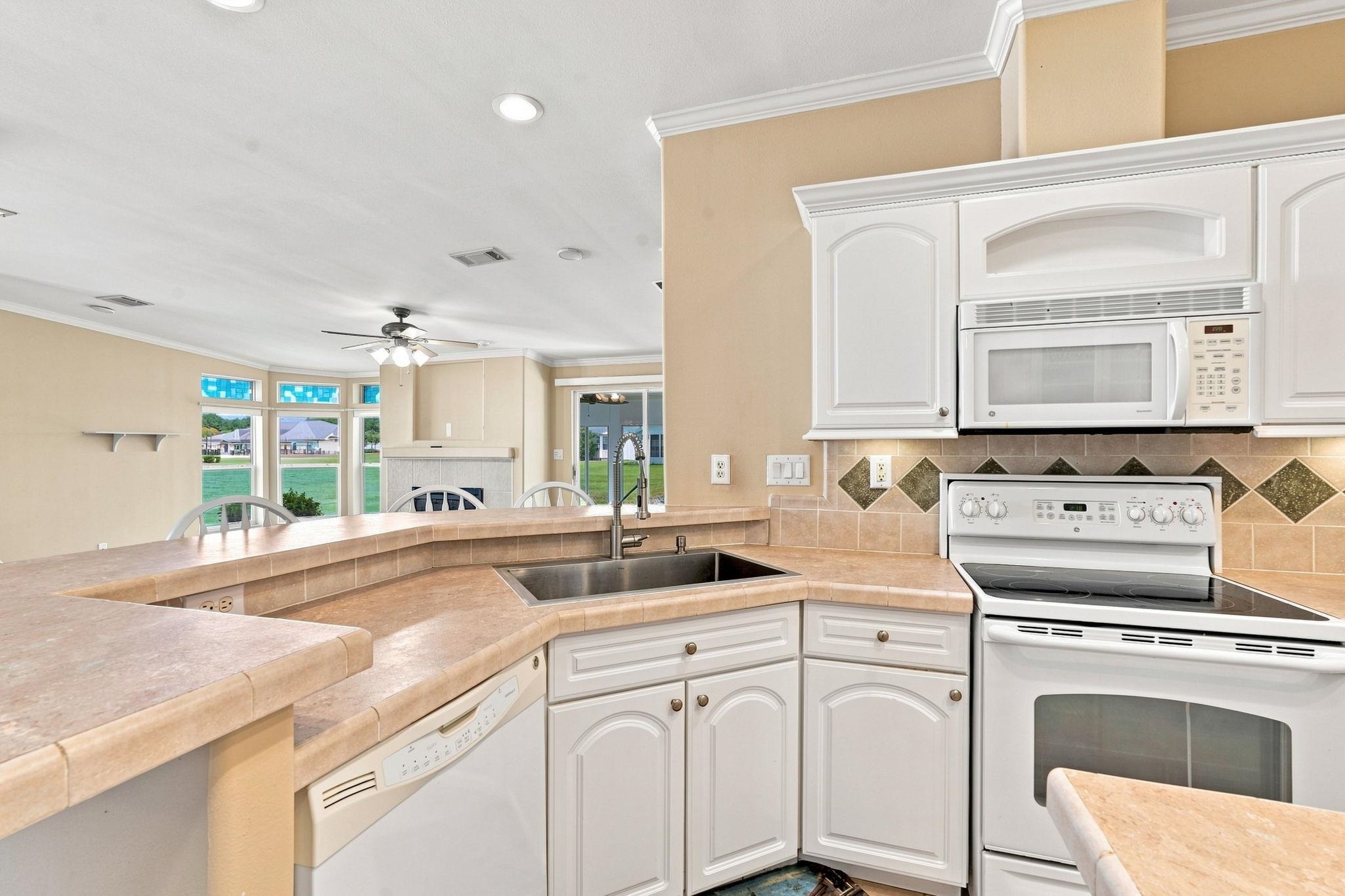 225 Wellspring Dr. Property Photo 11