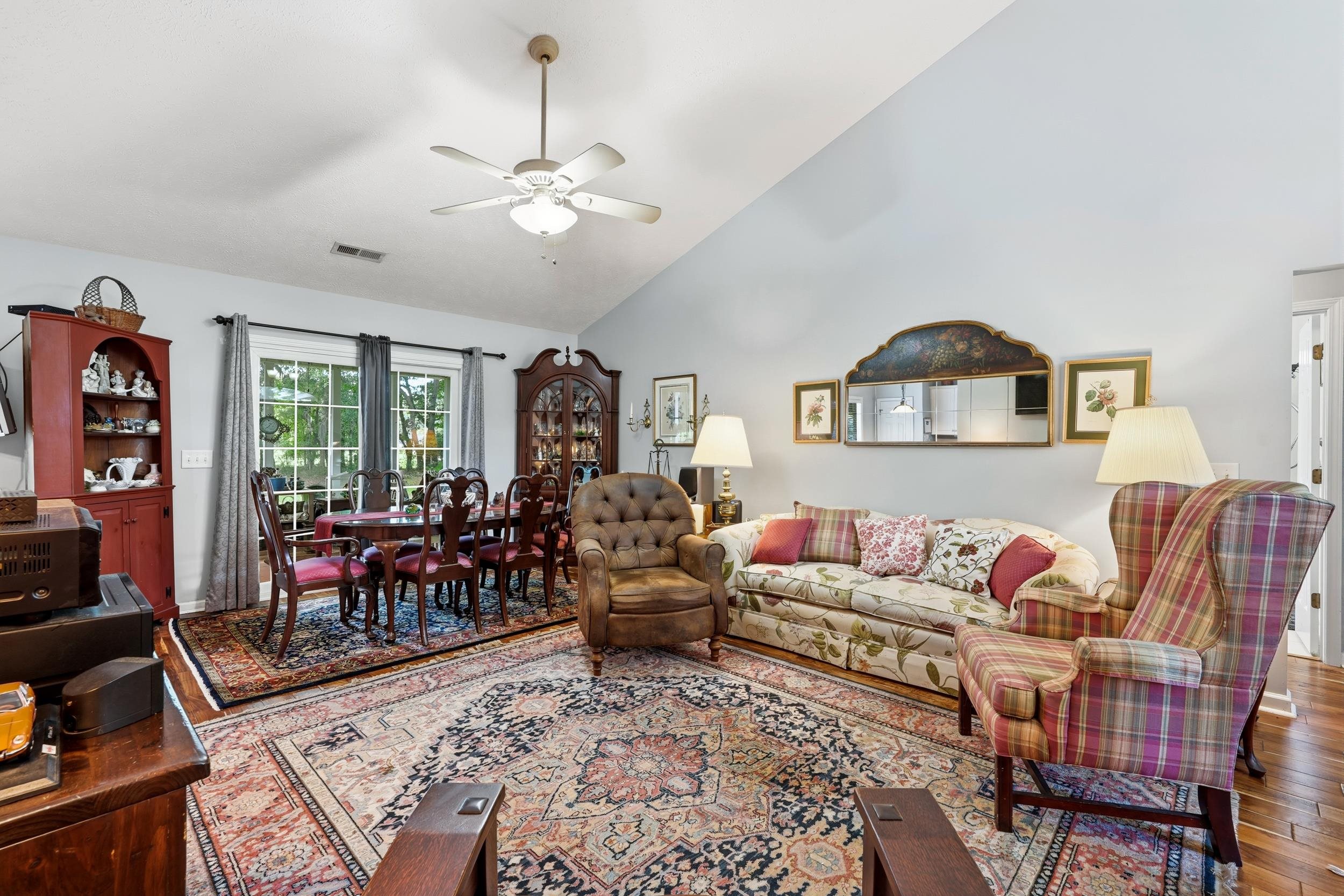 213 Jericho Ct. Property Photo 6