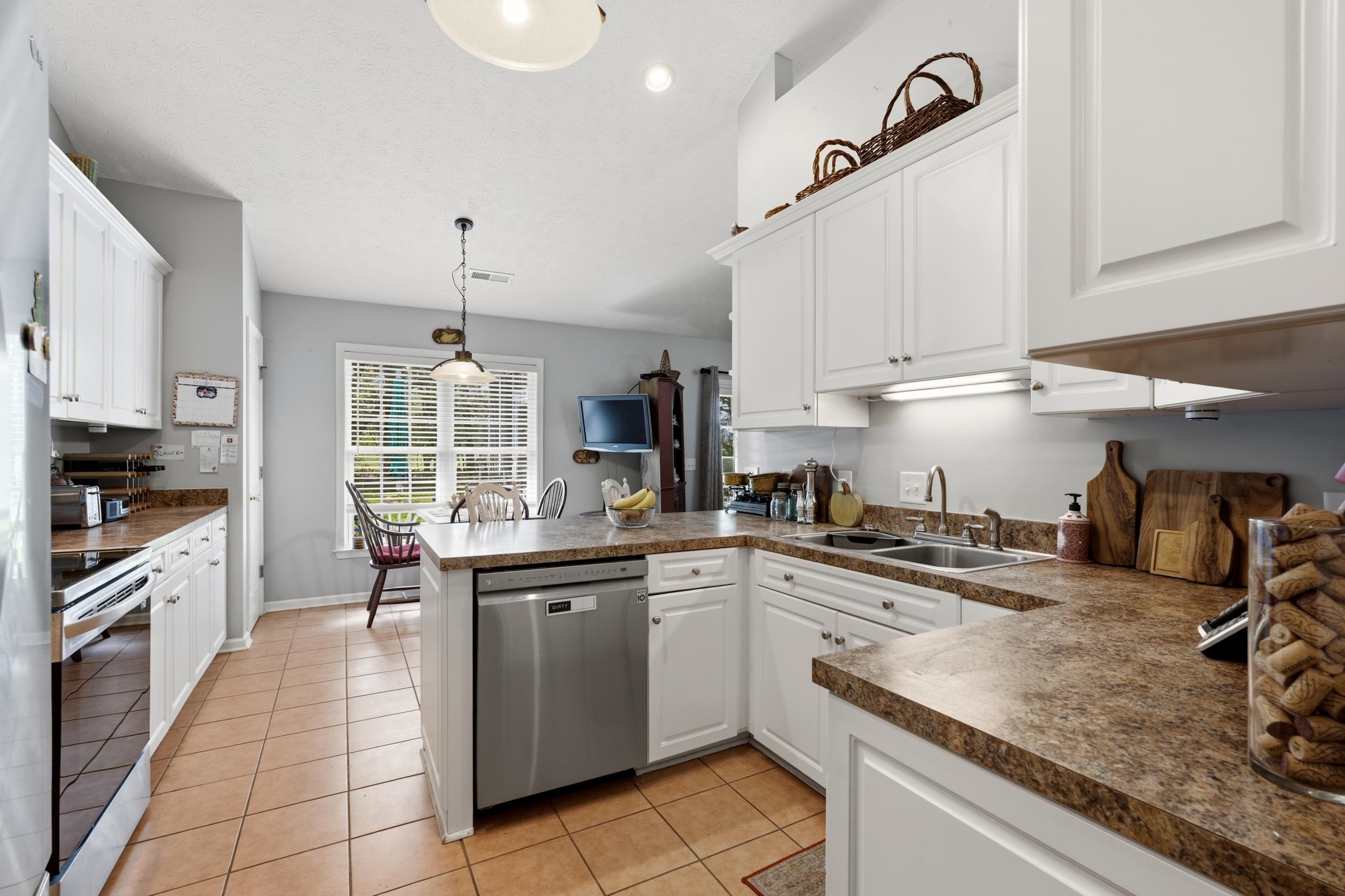 213 Jericho Ct. Property Photo 9