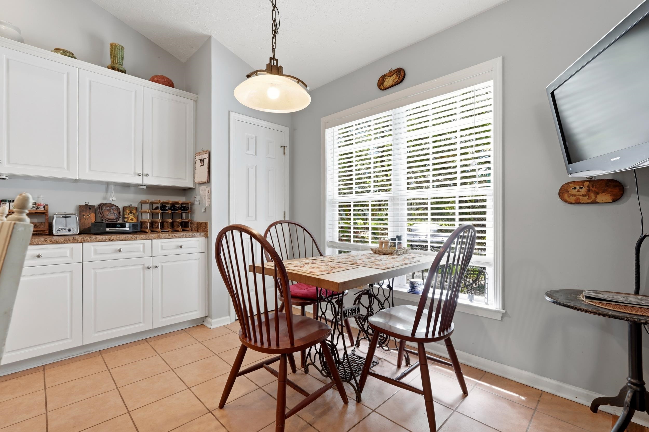 213 Jericho Ct. Property Photo 10