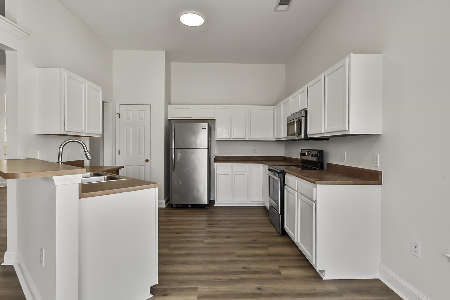 5911 Bridlewood Rd. Property Photo 15