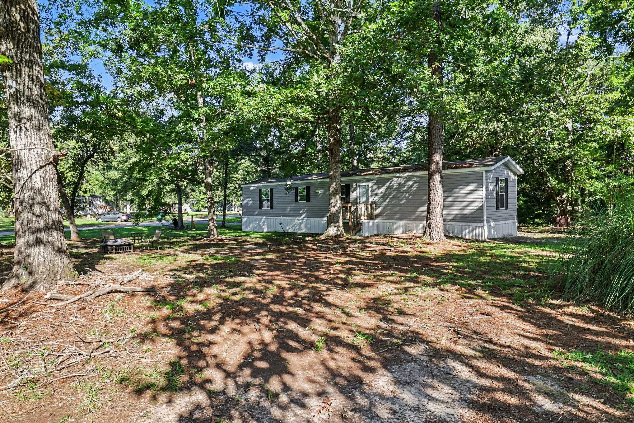 1925 Tigris Ct. Property Photo 2