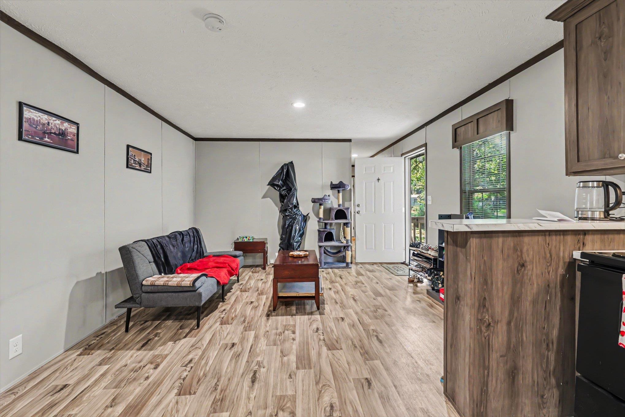 1925 Tigris Ct. Property Photo 8