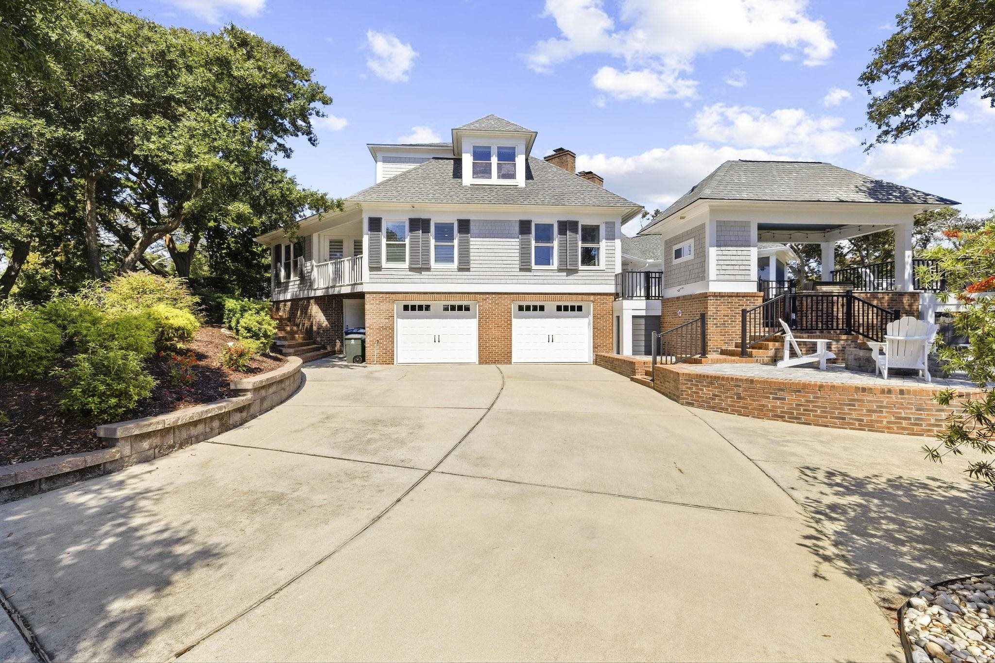 201 80th Ave. N Property Photo 80
