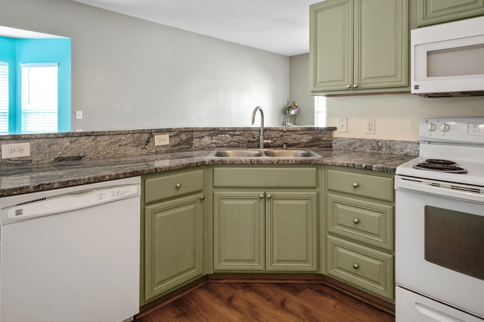 1009 Mccall Loop Property Photo 9