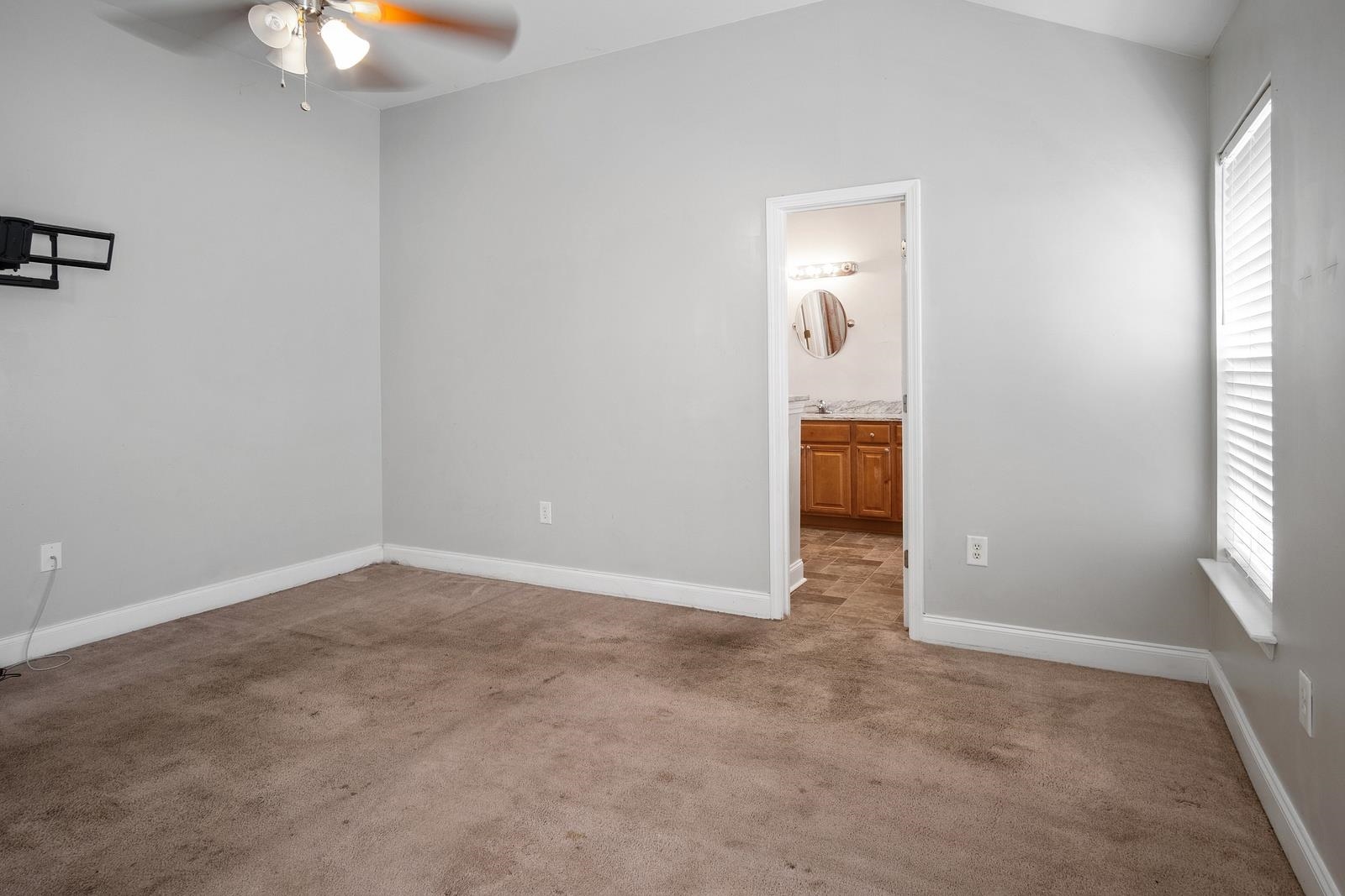 1009 Mccall Loop Property Photo 12