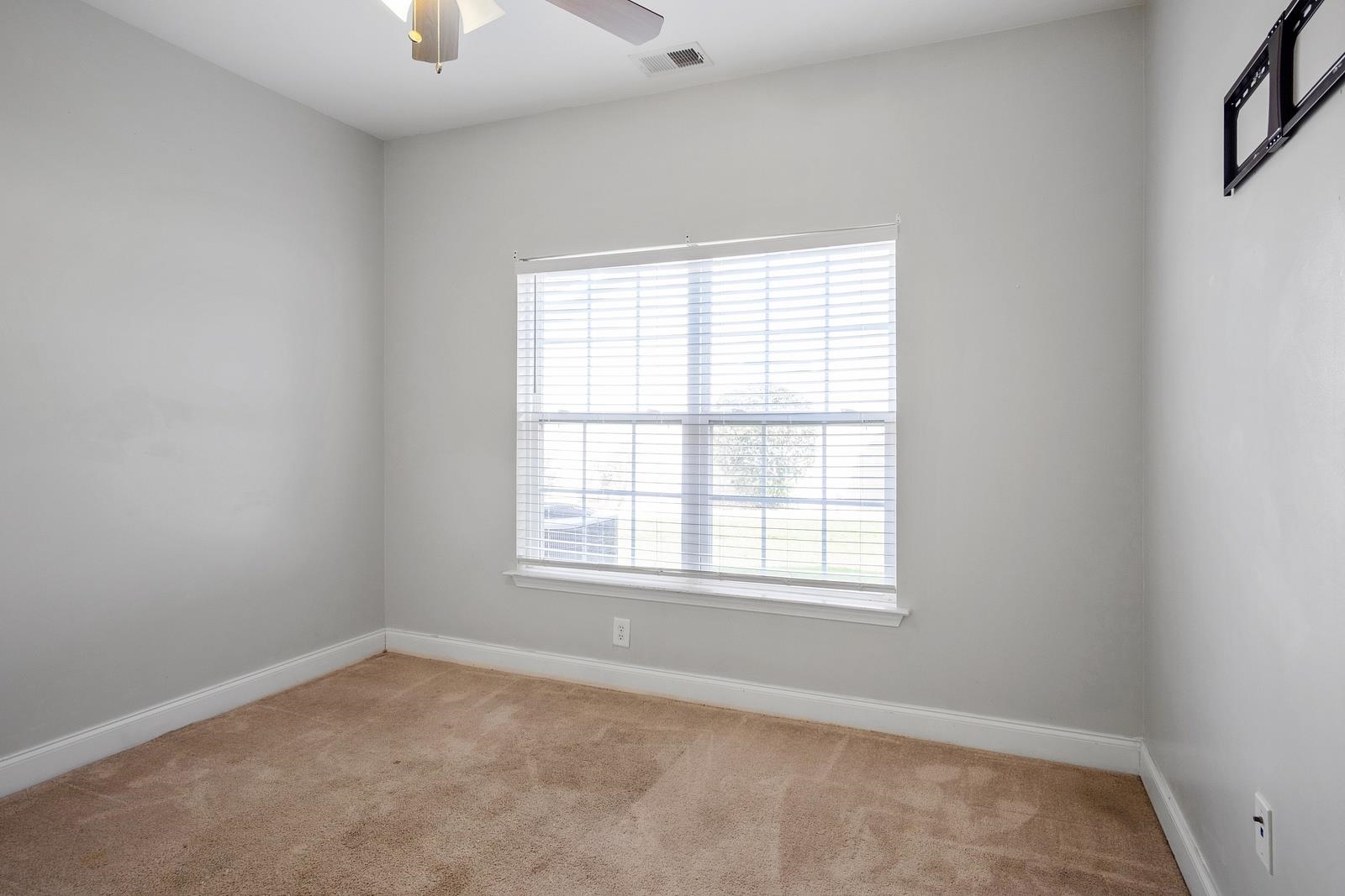 1009 Mccall Loop Property Photo 23