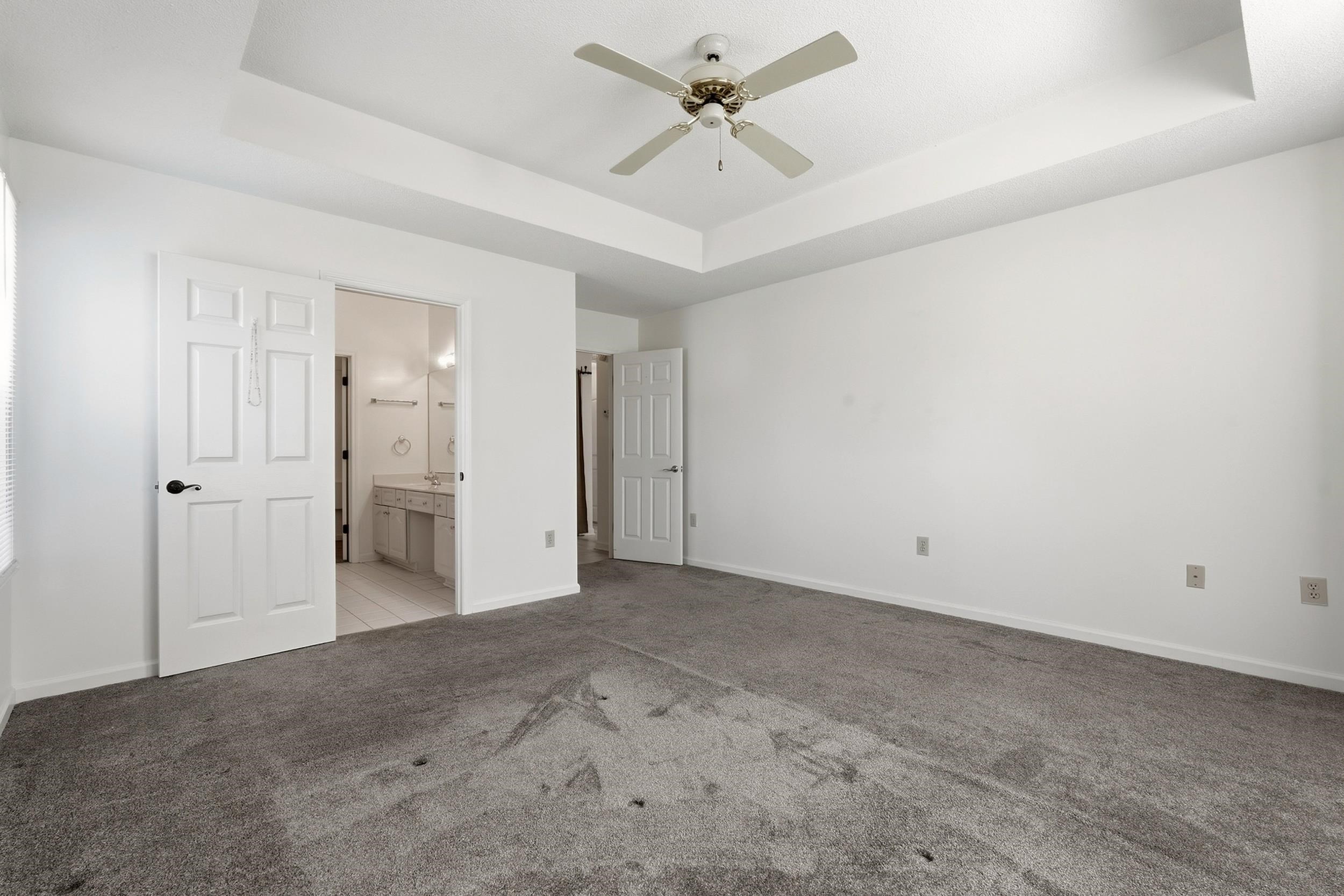 3943 Lochview Dr. Property Photo 12