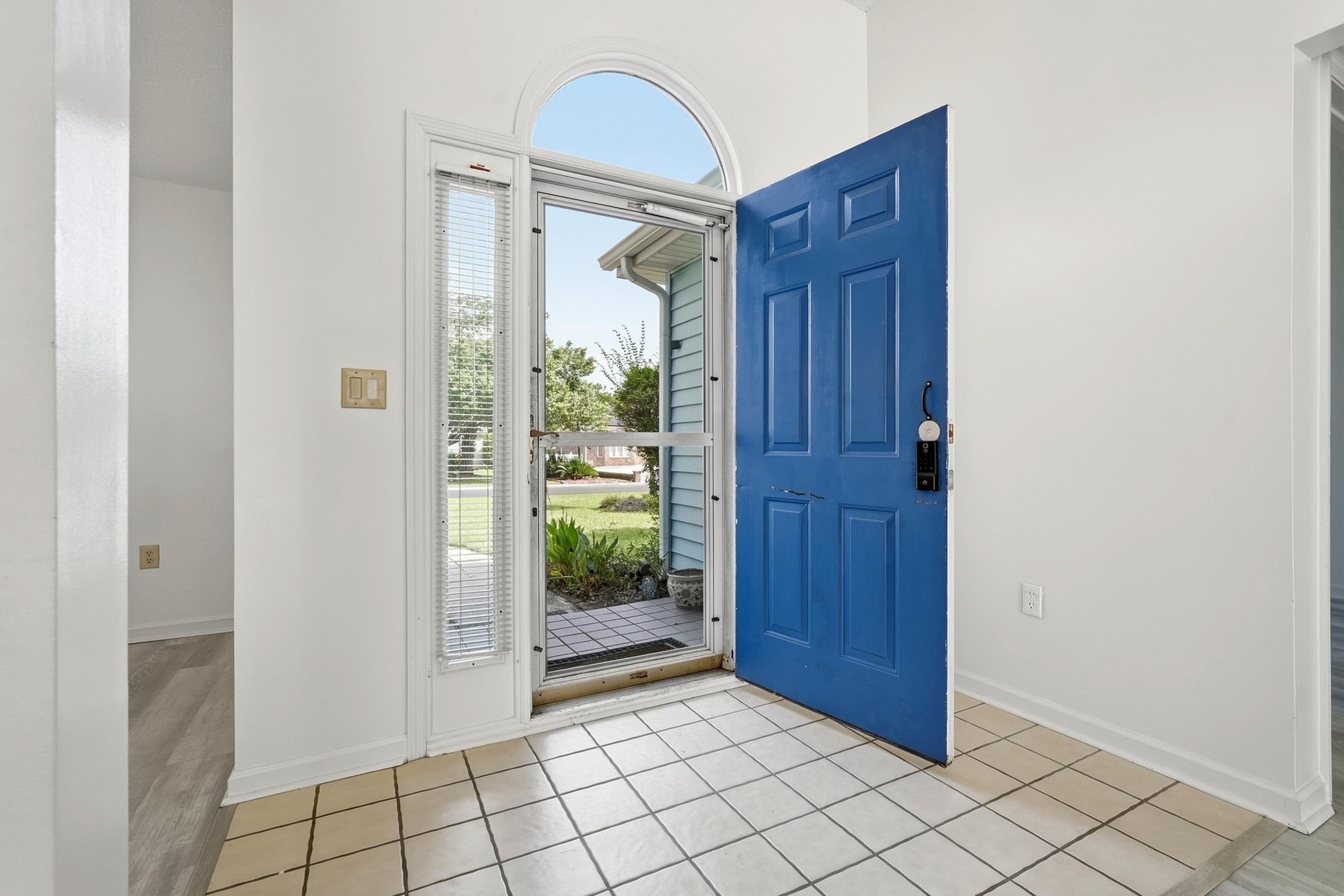3943 Lochview Dr. Property Photo 19
