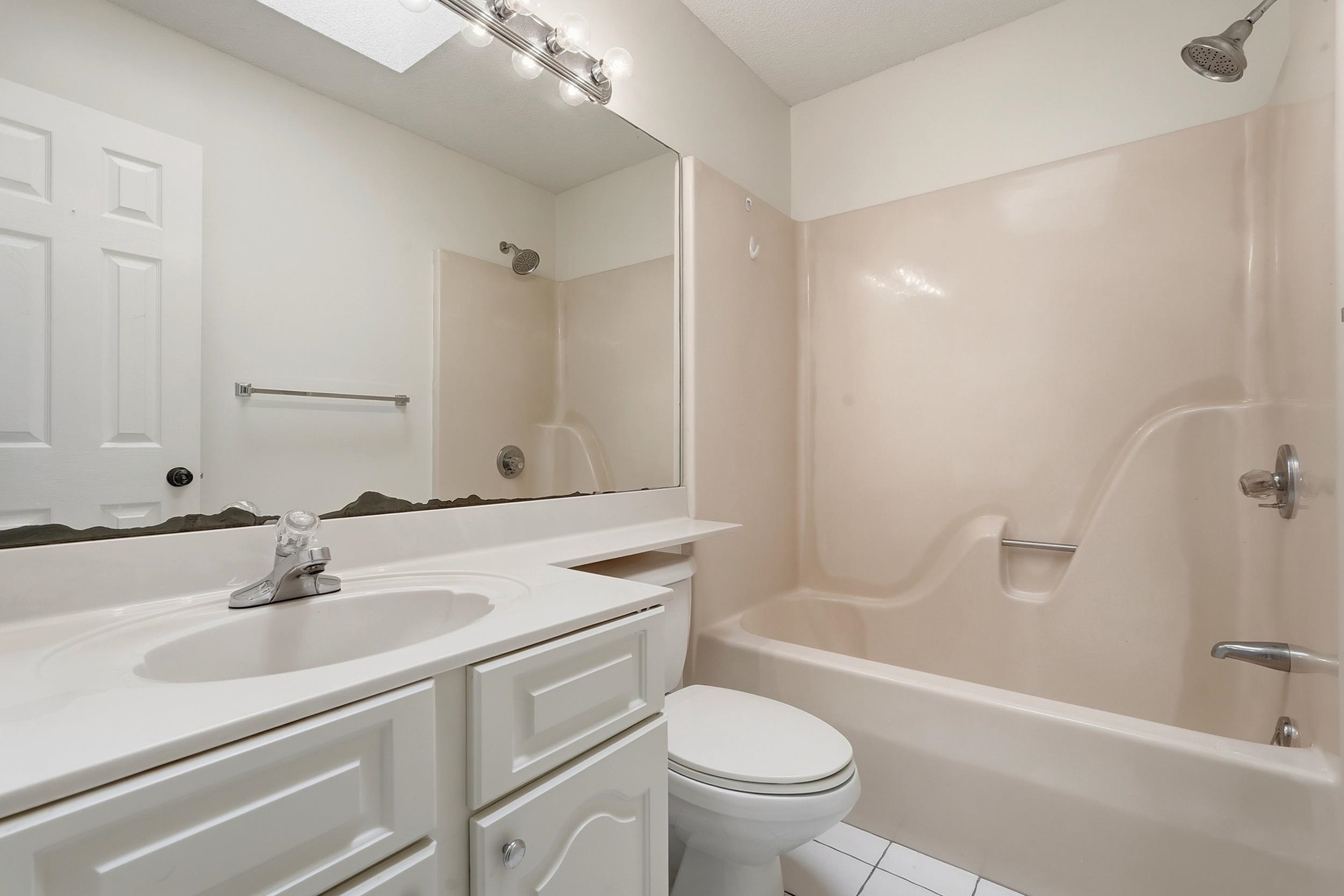3943 Lochview Dr. Property Photo 22