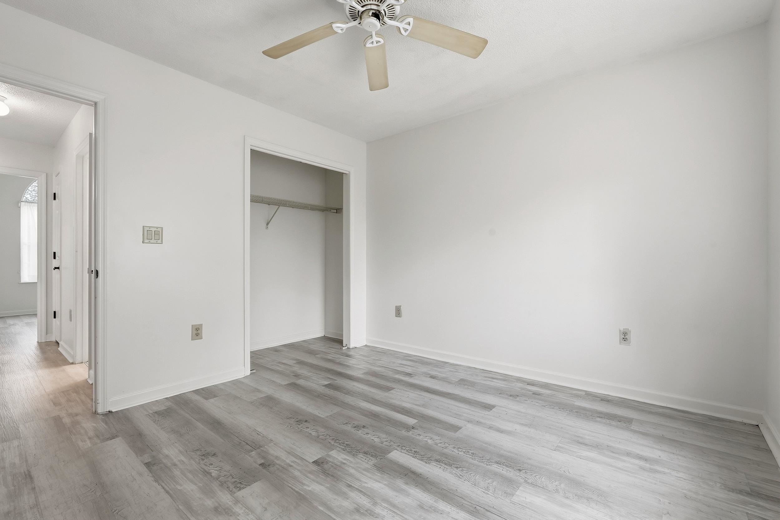 3943 Lochview Dr. Property Photo 24