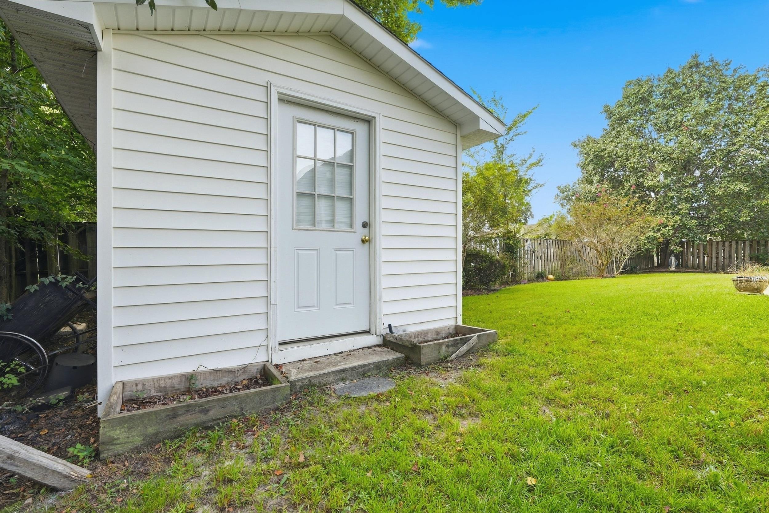3943 Lochview Dr. Property Photo 27