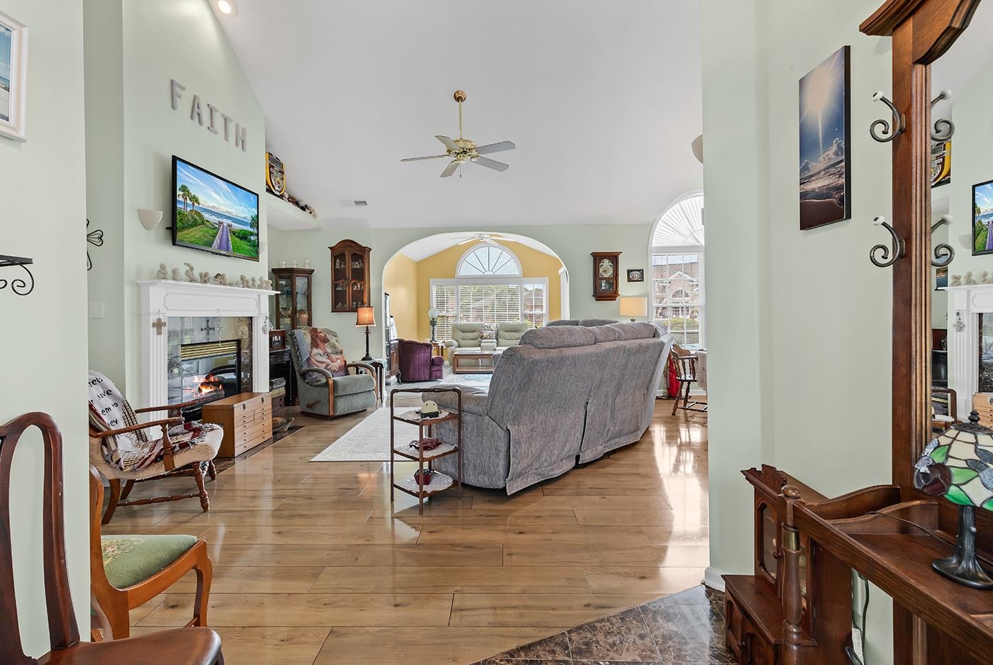629 Tarrant St. Property Photo 3