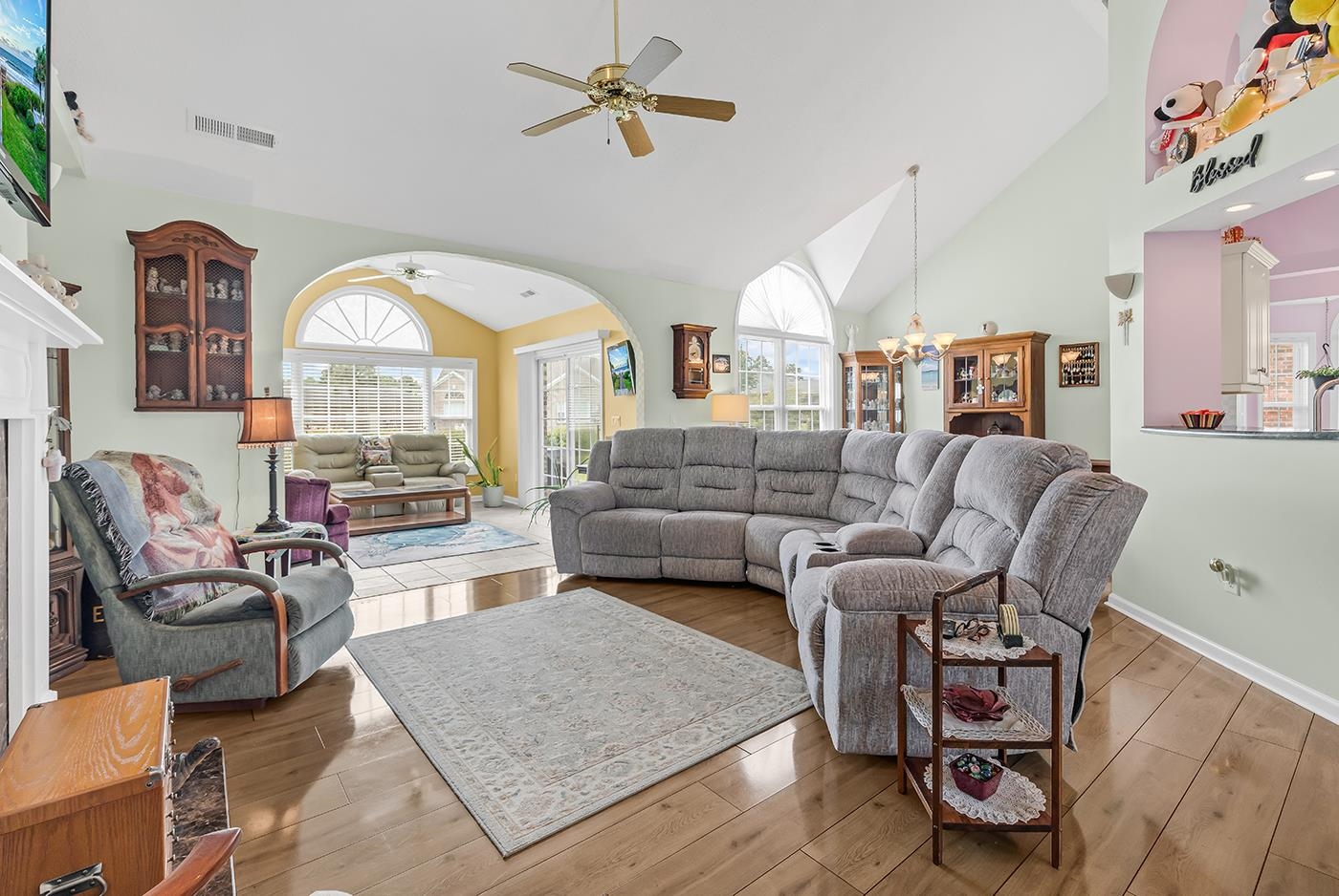 629 Tarrant St. Property Photo 4
