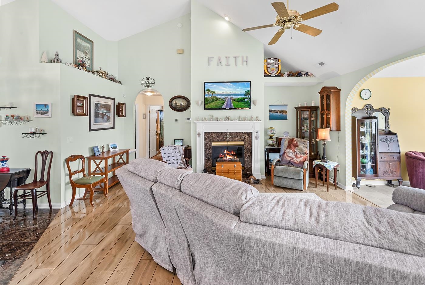 629 Tarrant St. Property Photo 10