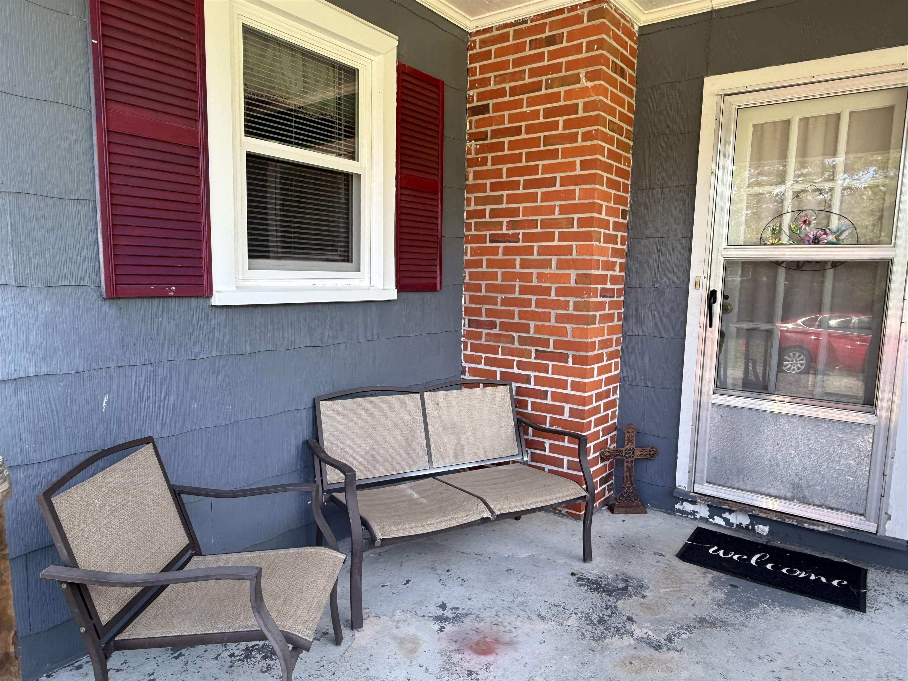 222 E Hampton St. Property Photo 3