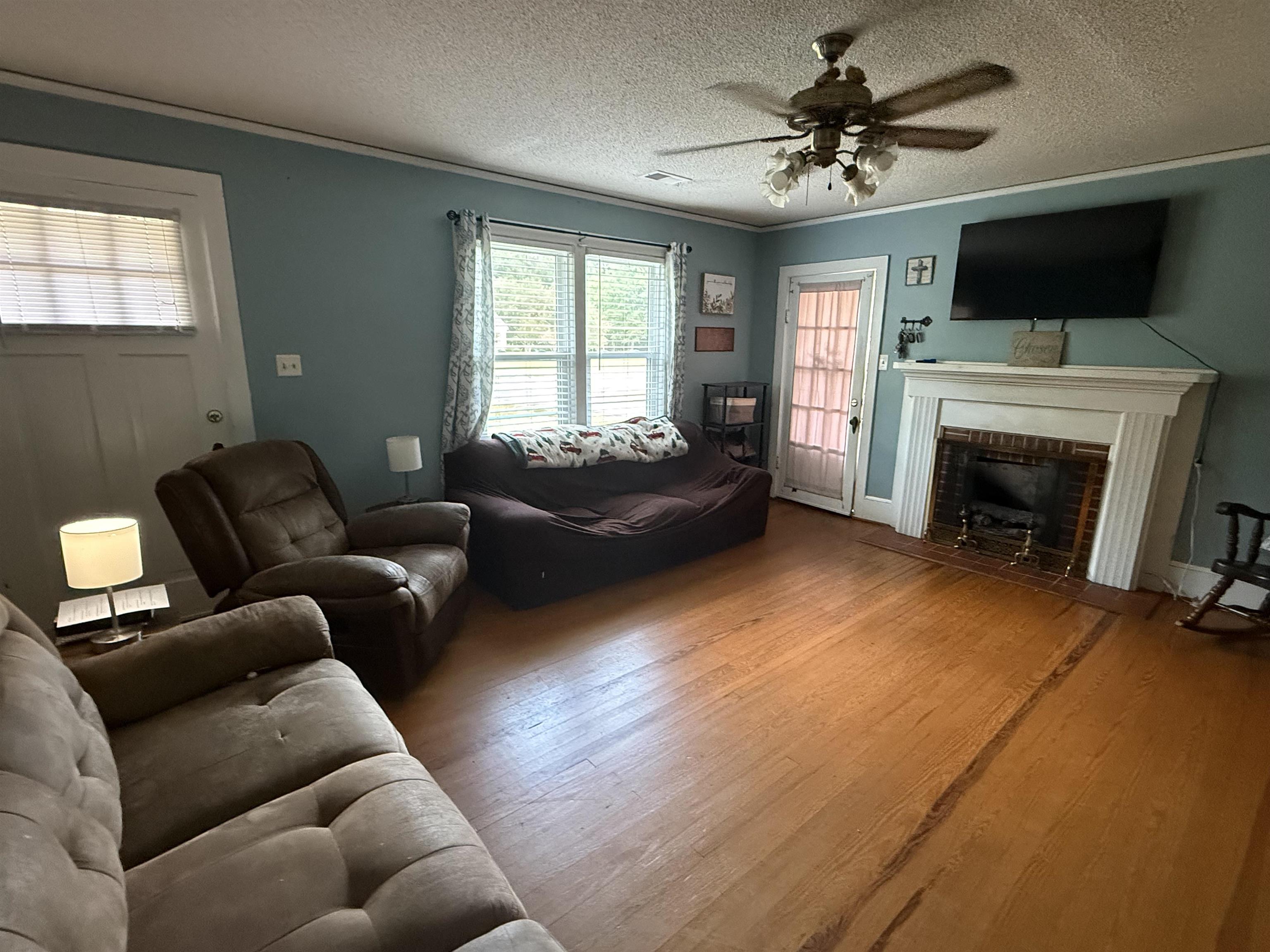 222 E Hampton St. Property Photo 4