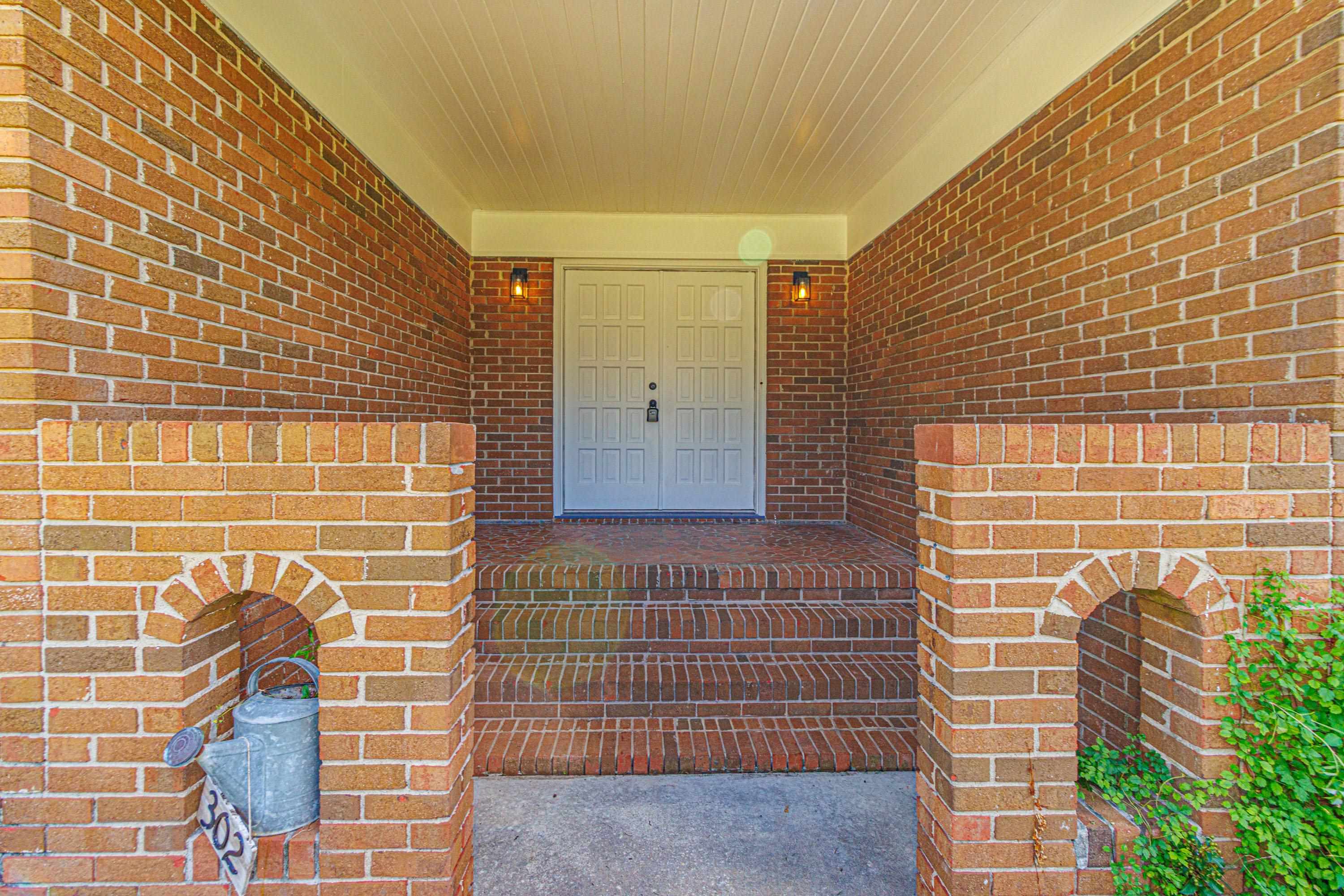 302 Cleveland St. Property Photo 4