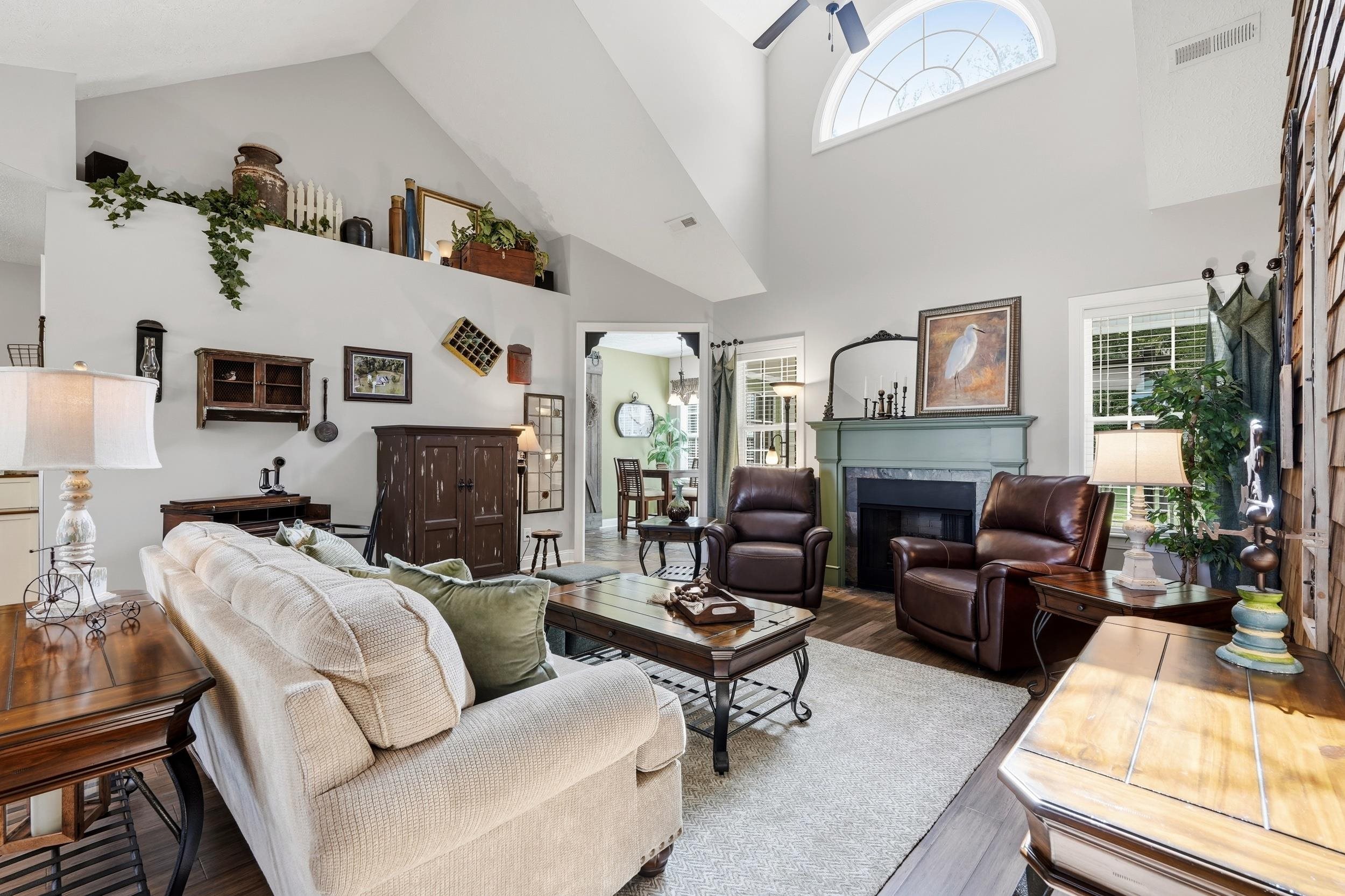 270 Dartmoor Ct. Property Photo 8