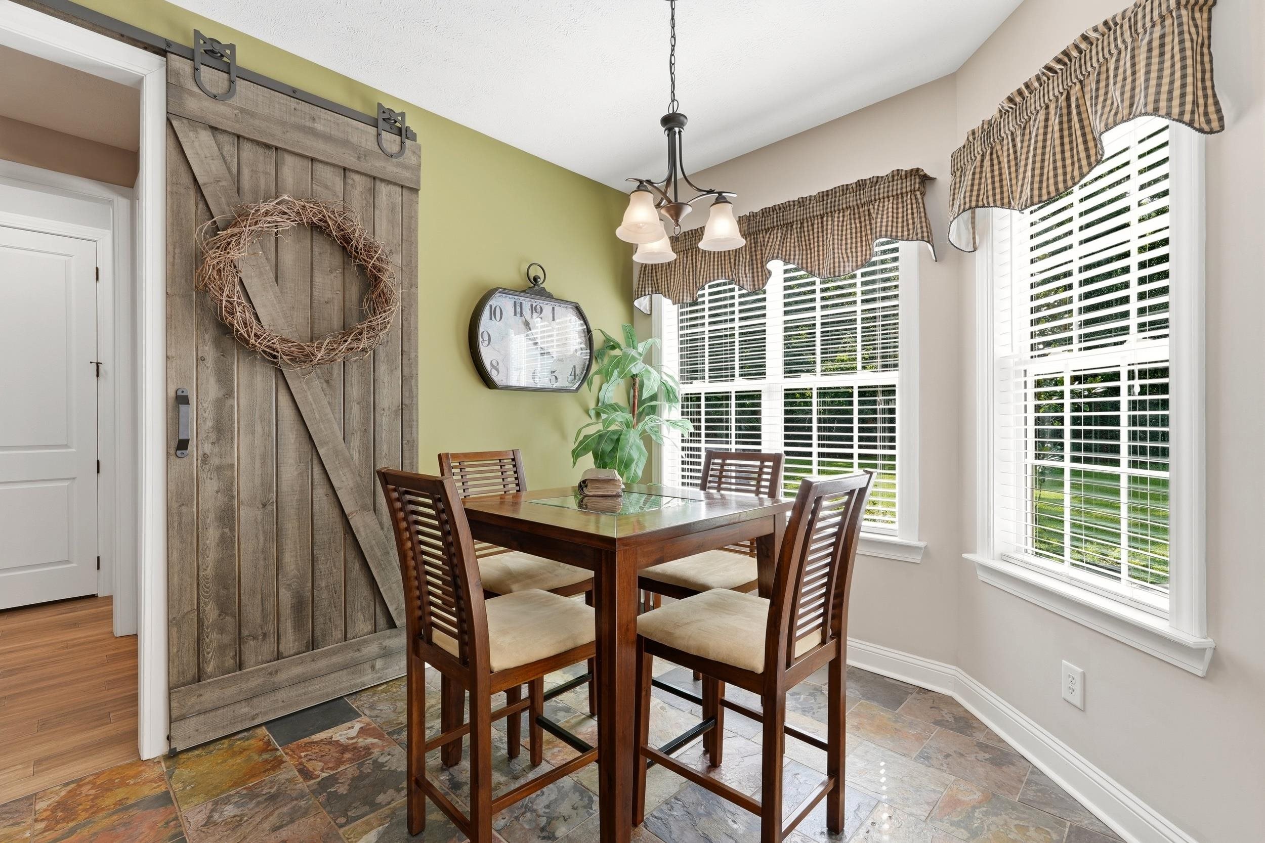 270 Dartmoor Ct. Property Photo 13