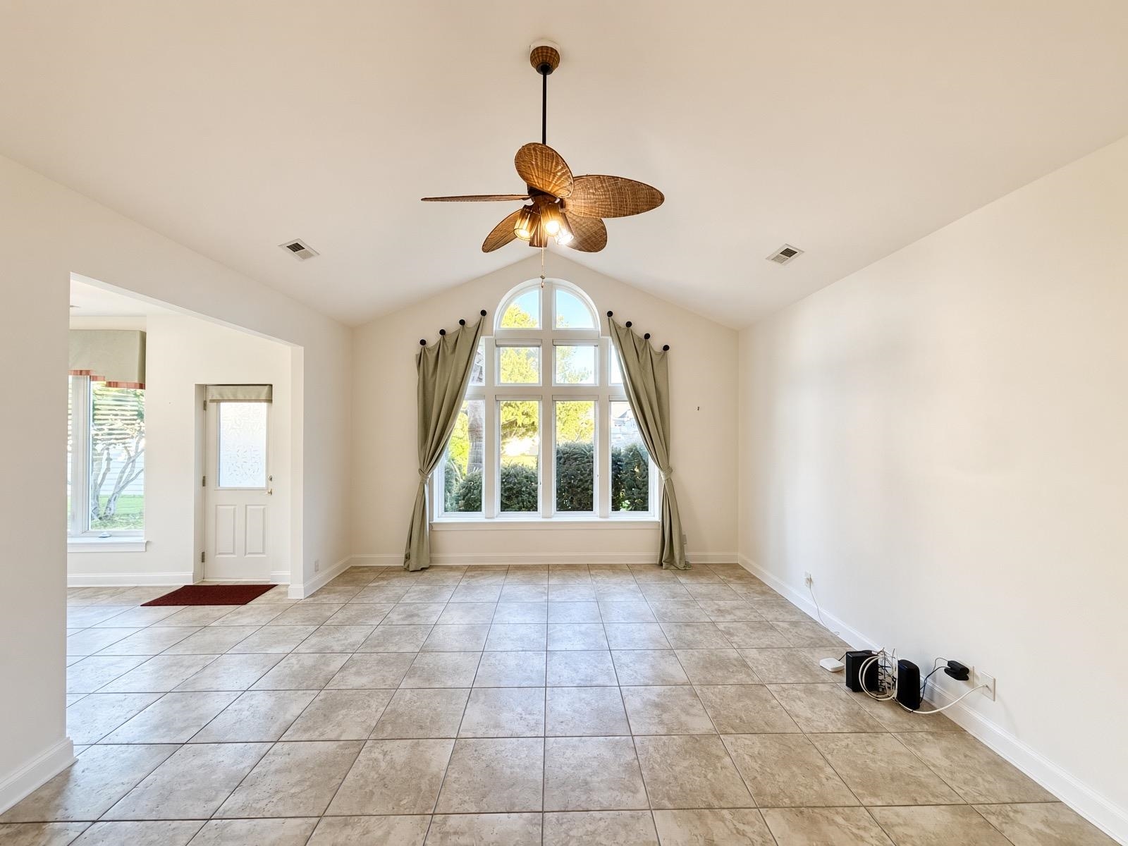 1459 Saint Thomas Circle Property Photo 2