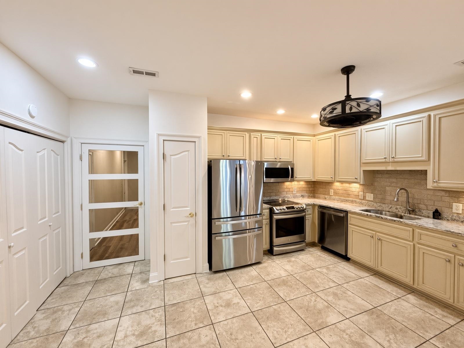 1459 Saint Thomas Circle Property Photo 25